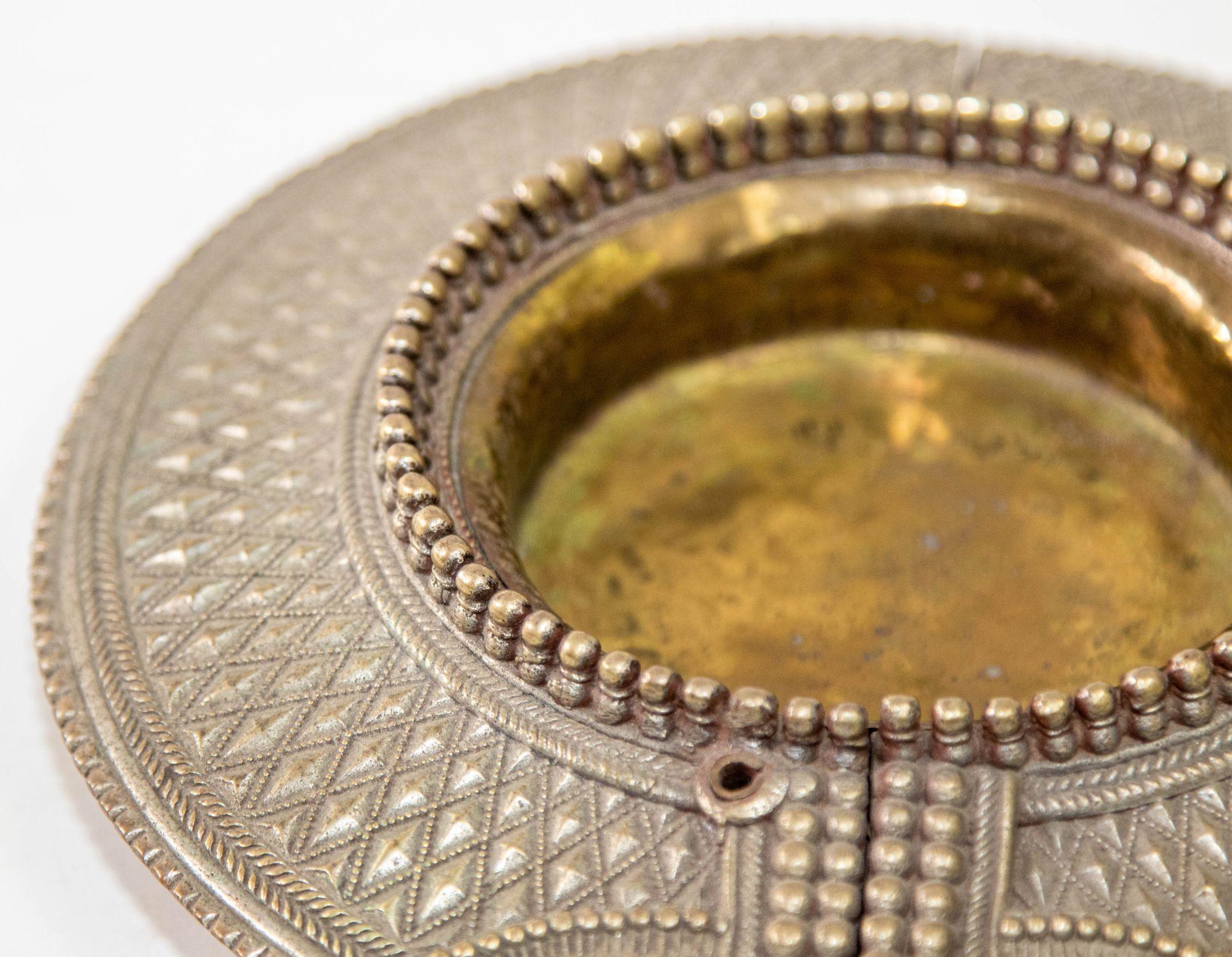 Hammered 19th Century Mughal India Raj Style Silver Traditional Anklet Bracelet Catchall For Sale