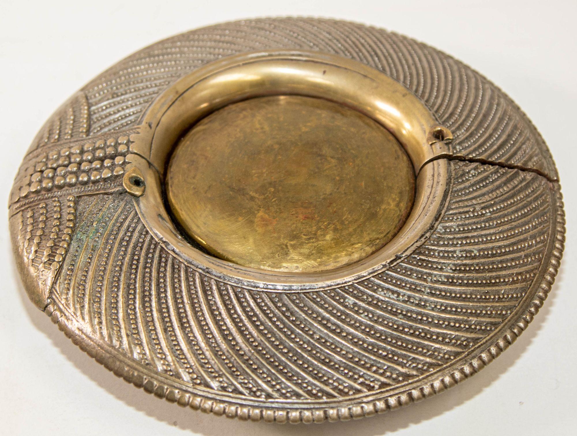 Début du 20ème siècle Bracelet traditionnel moghol du 19ème siècle en argent de style Raj avec anse en vente