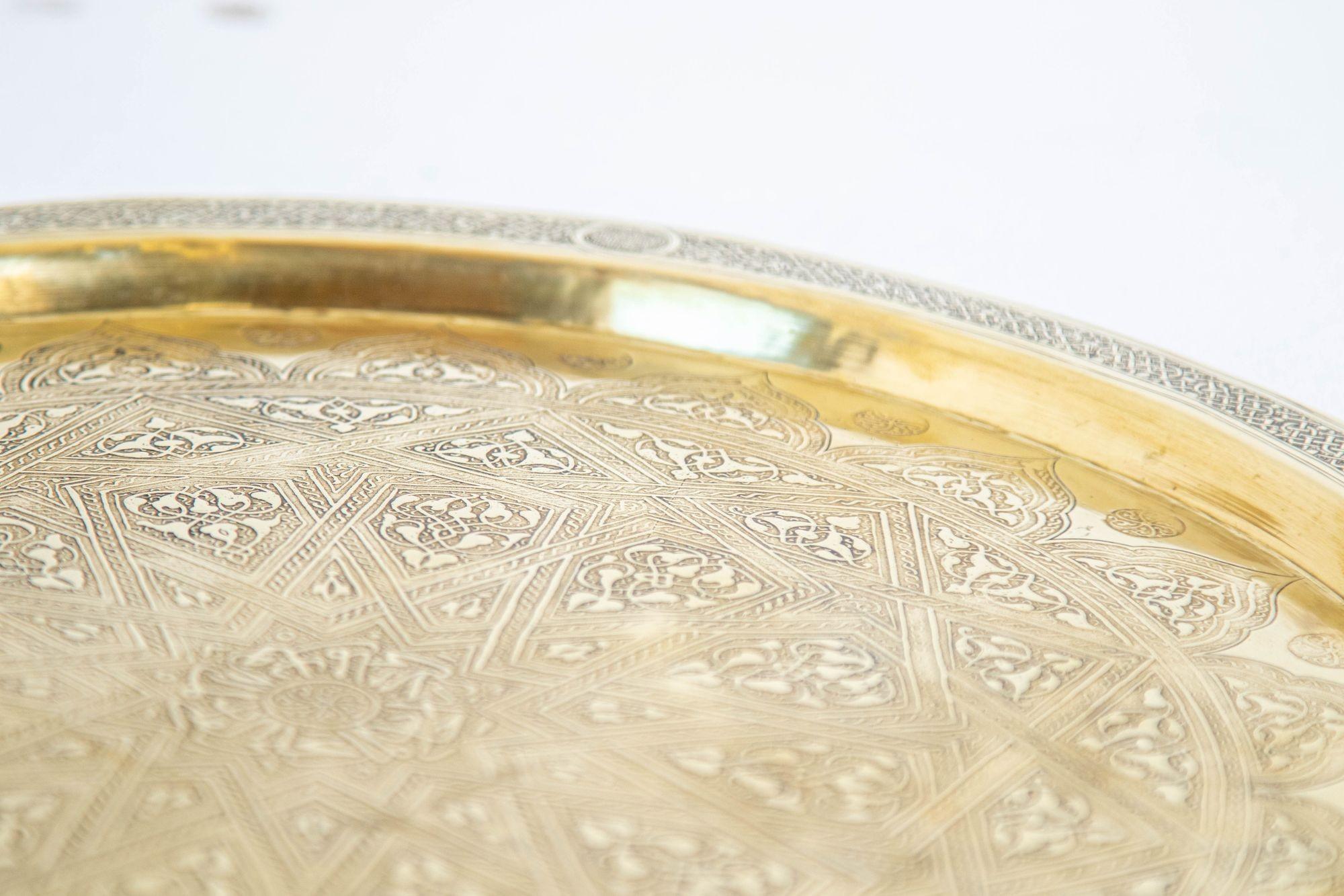 19th Century Mughal Indo Persian Fine Antique Brass Round Tray 17 in For Sale 10