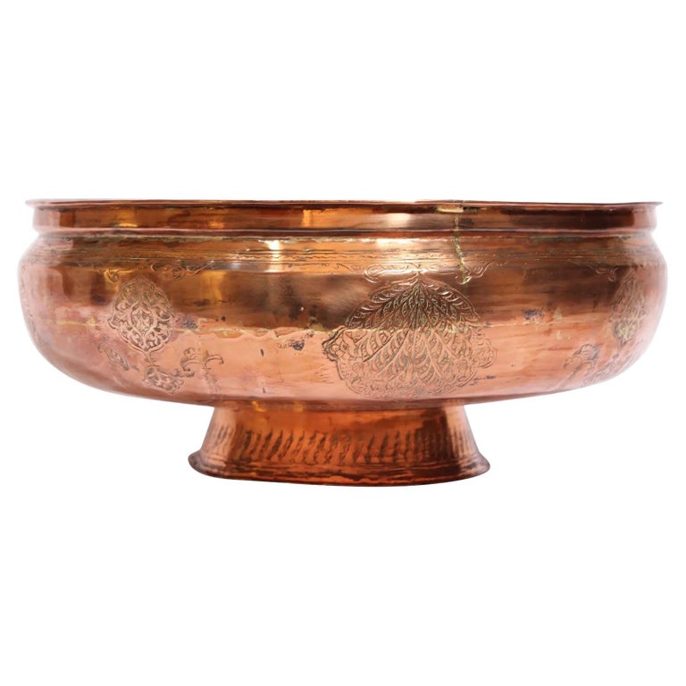 https://a.1stdibscdn.com/19th-century-mughal-indo-persian-footed-tinned-copper-bowl-for-sale/f_9068/f_255405721633051835633/f_25540572_1633051836082_bg_processed.jpg?width=768