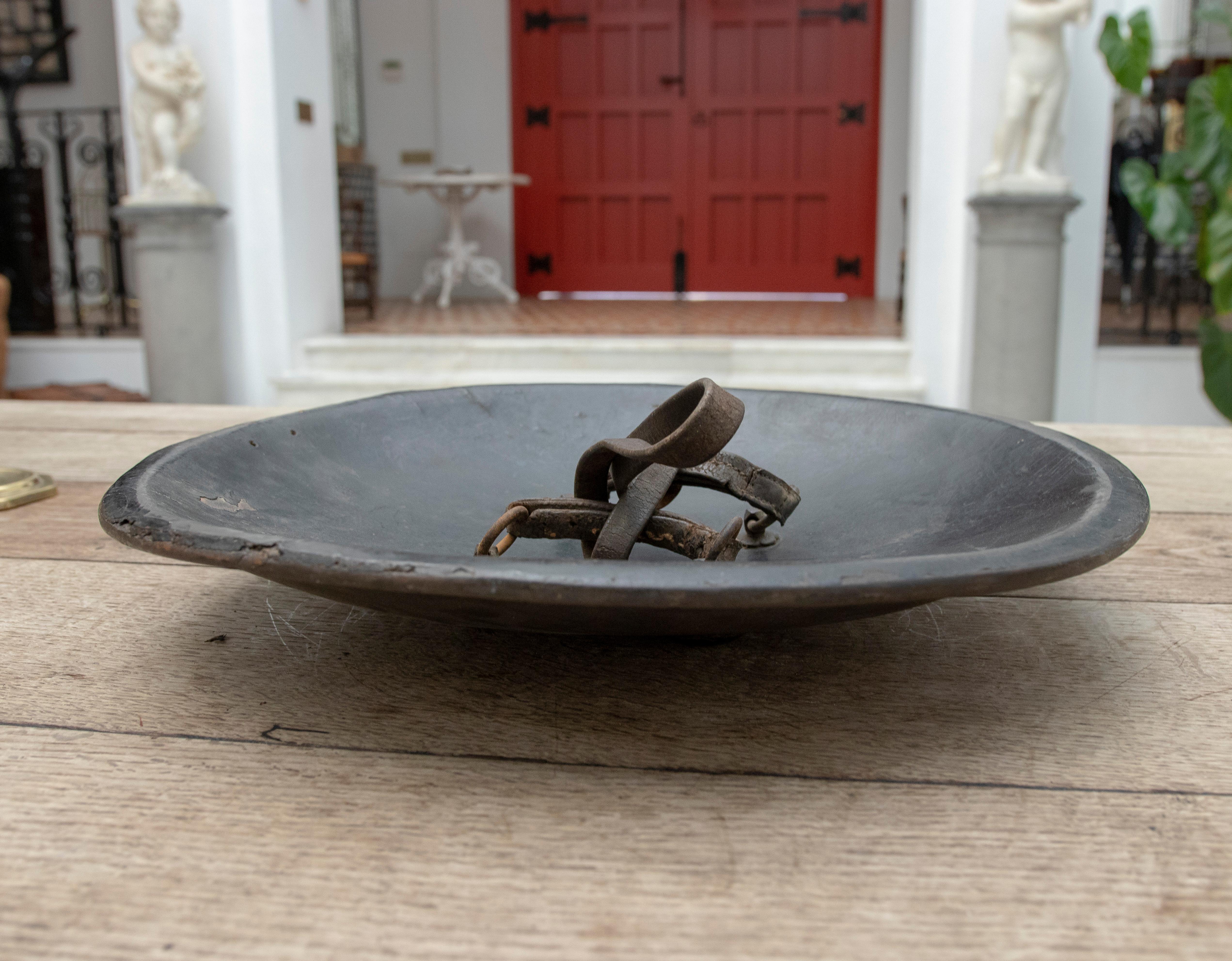 19th Century Mughal Leather Shield and Bronze Finials with Traces of Gold For Sale 9