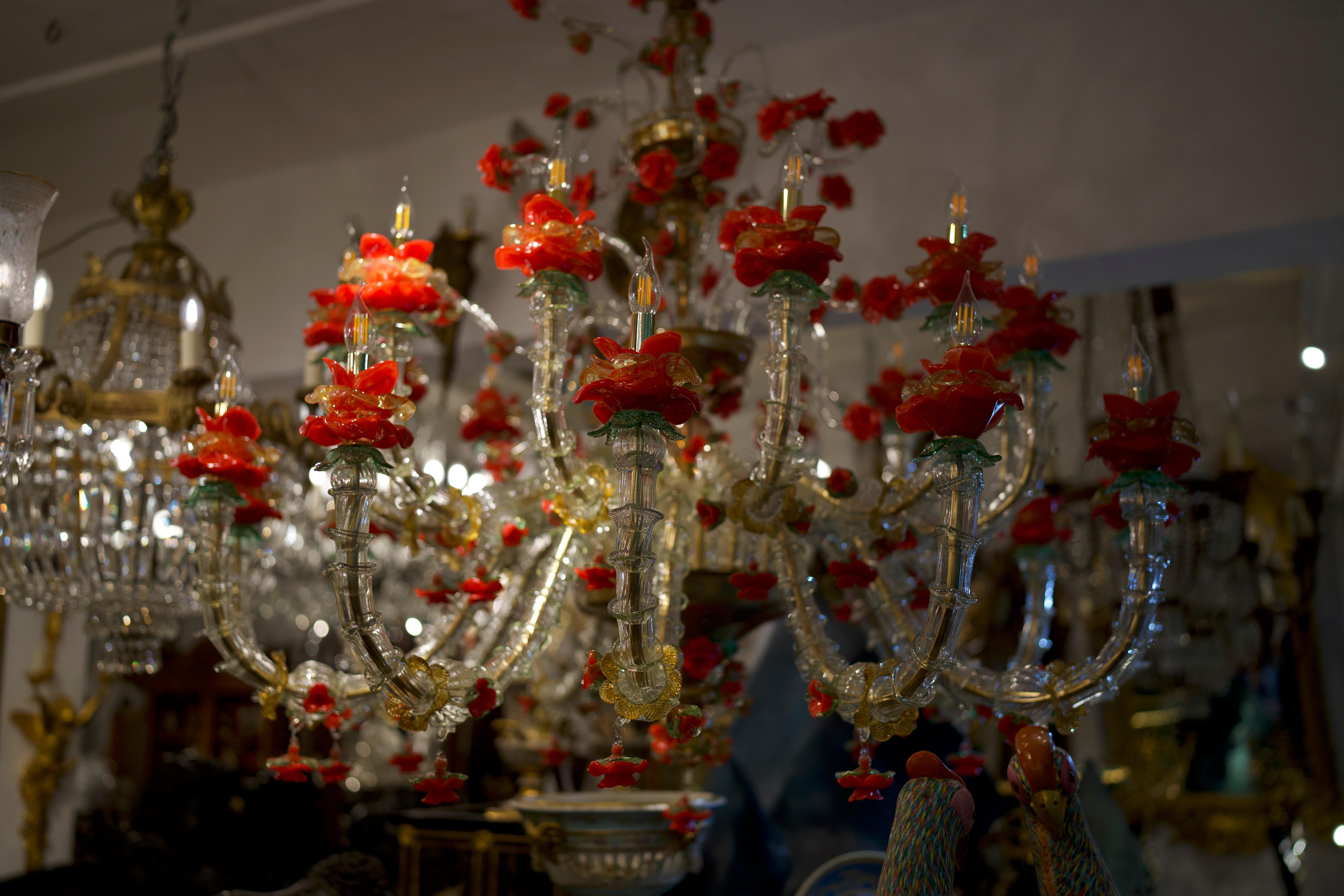 19th Century Murano Glass Rezzonico Style Chandelier with Red Roses For Sale 1