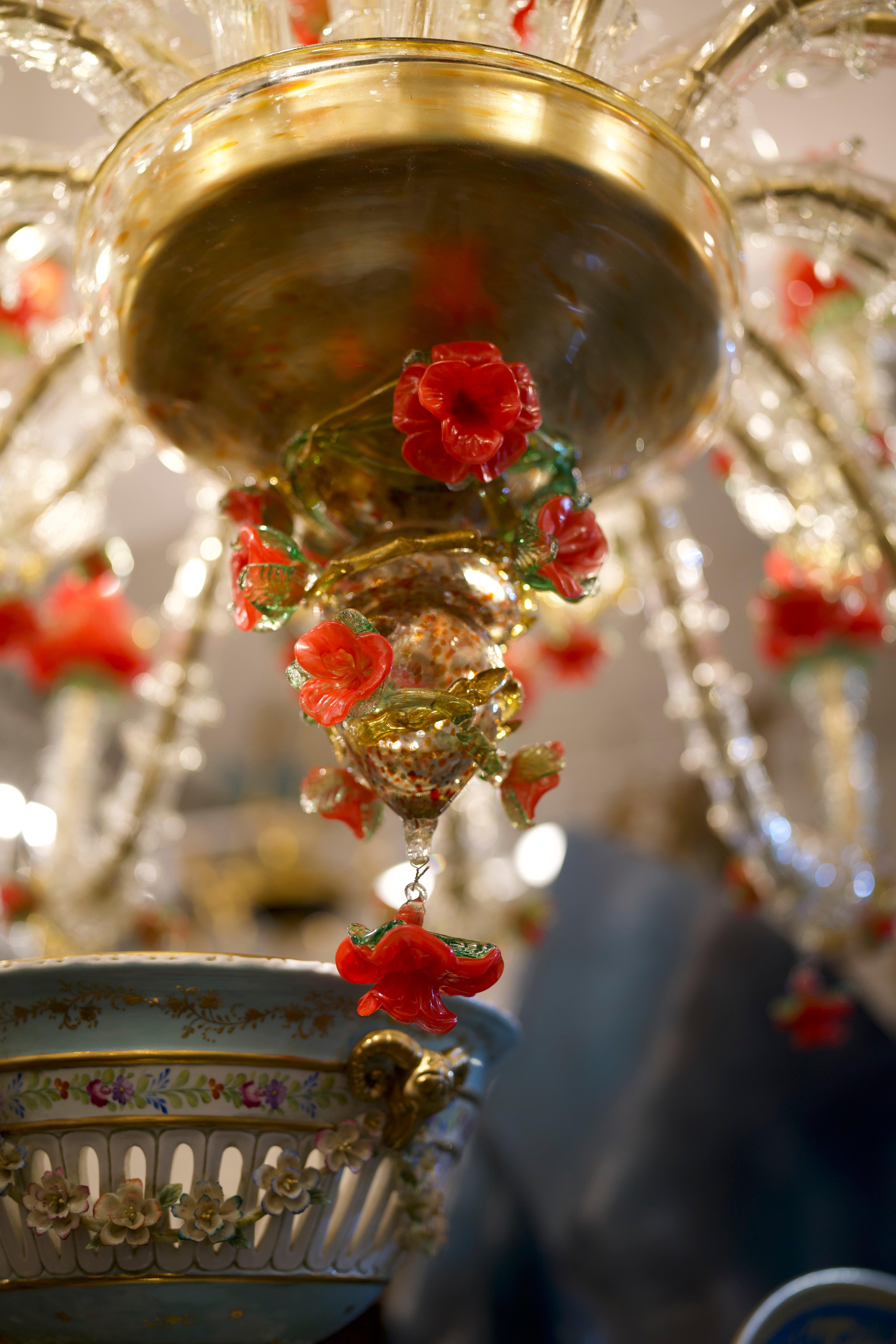 19th Century Murano Glass Rezzonico Style Chandelier with Red Roses For Sale 5