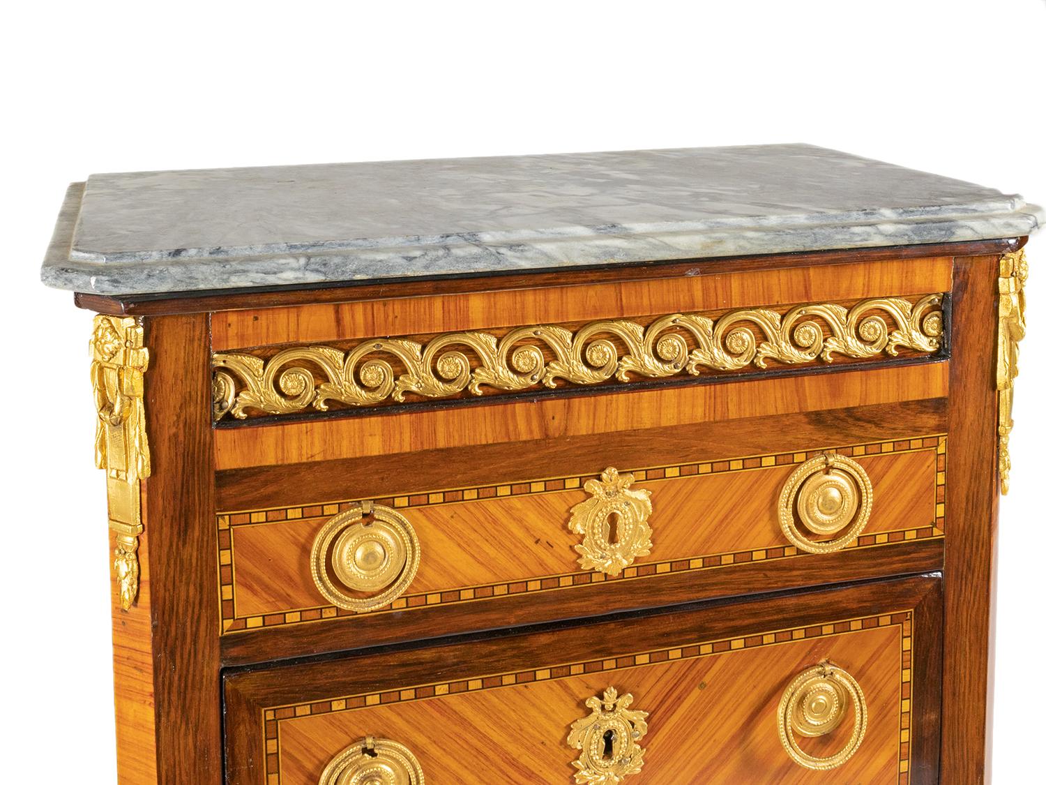 Marqueterie Commodo a cassettoni in marmo Napoleone III del XIX secolo in vendita