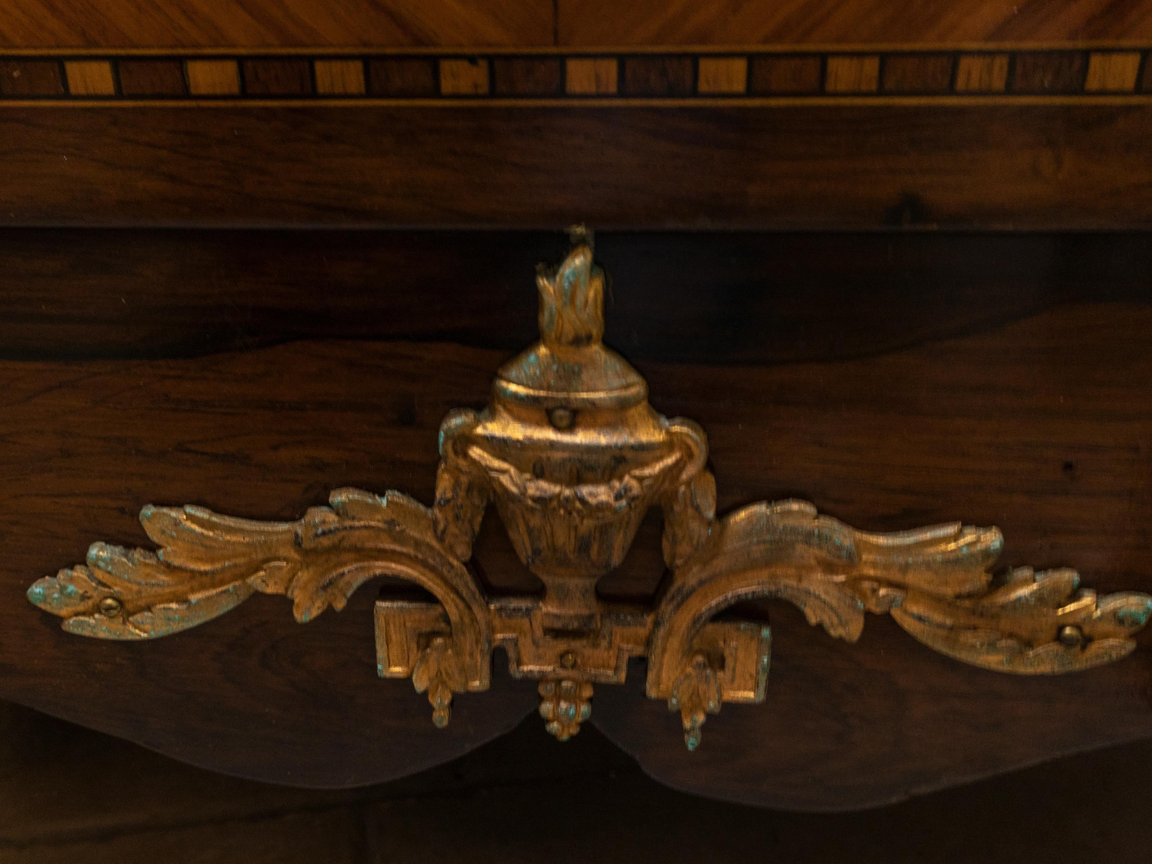 Commodo a cassettoni in marmo Napoleone III del XIX secolo in vendita 3