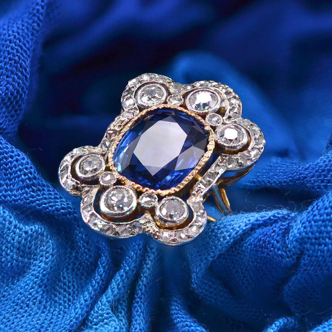 18 Karat Gelbgold Ring mit 3 Saphiren und Diamanten, Napoleon, 19. Jahrhundert im Angebot 6