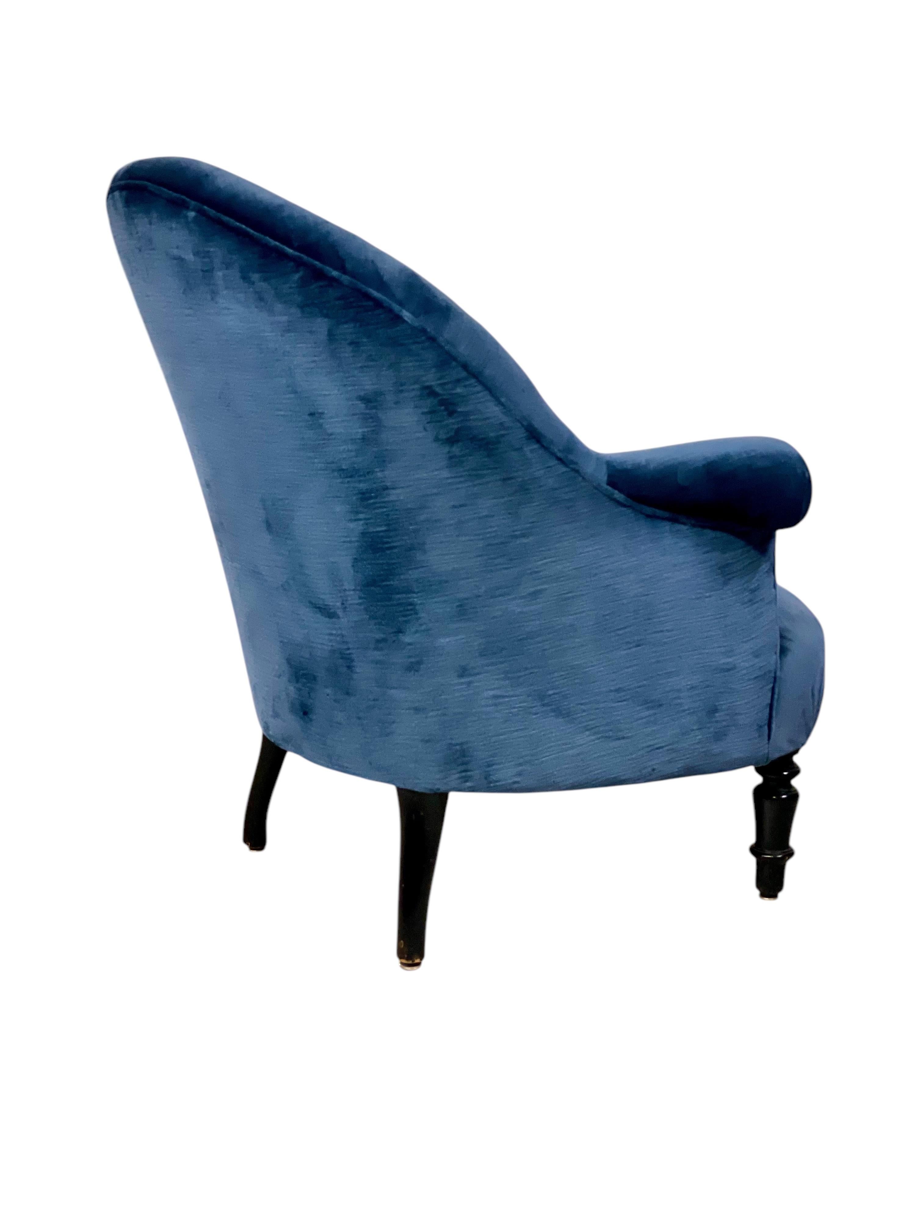 Ébénisé Fauteuil Napoléon III du XIXe siècle en velours bleu profond en vente