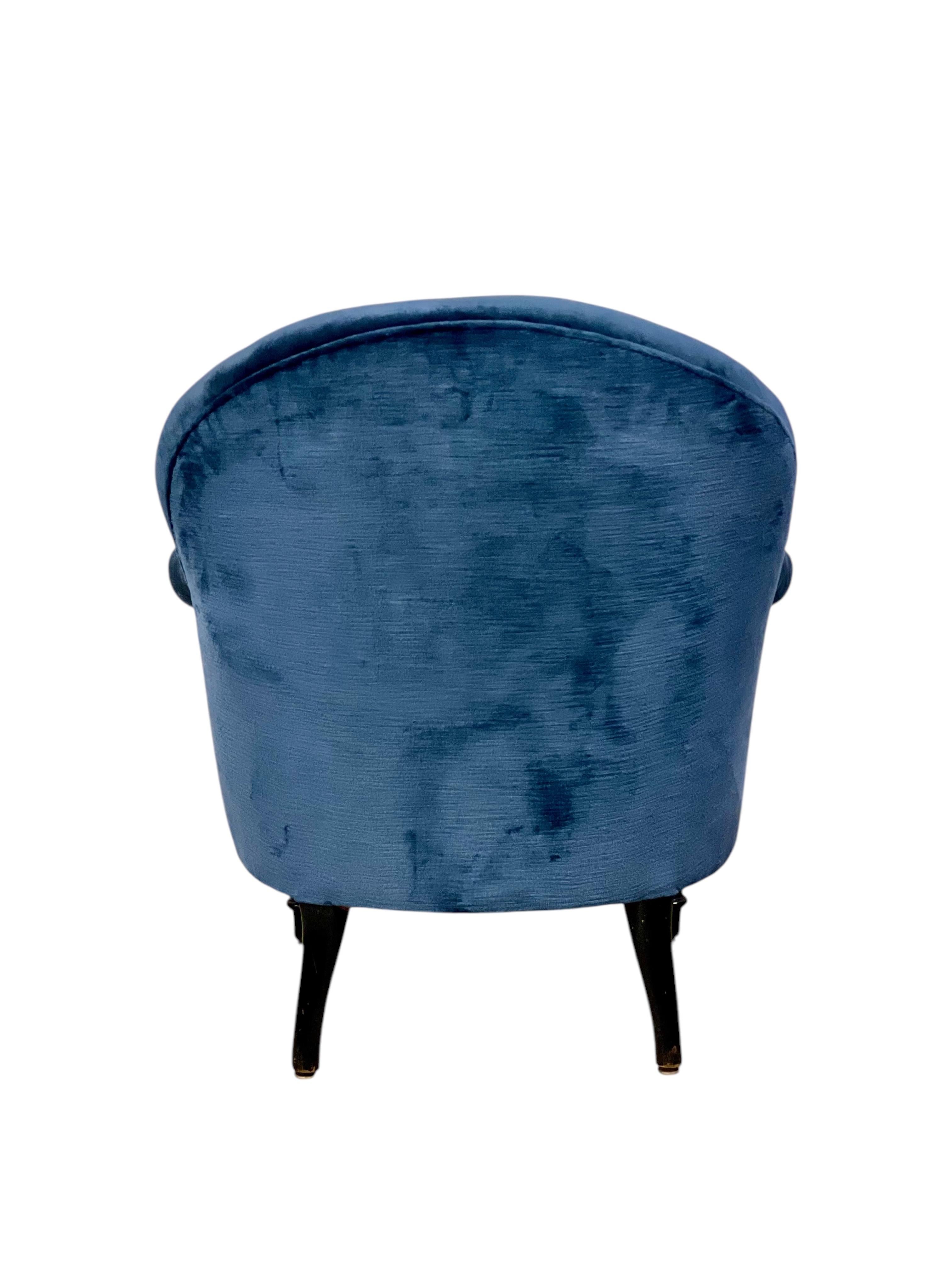 Velours Fauteuil Napoléon III du XIXe siècle en velours bleu profond en vente