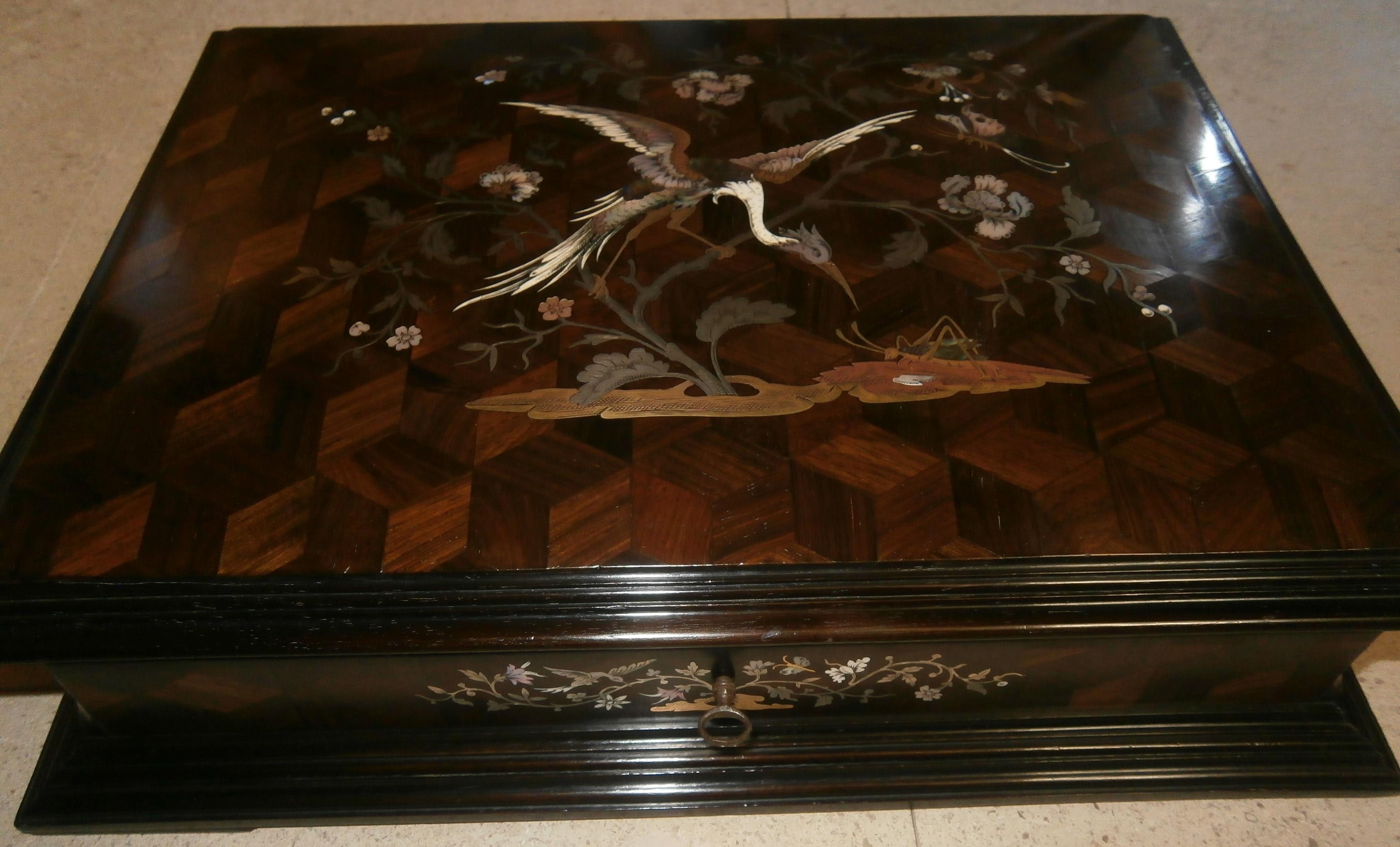 Wood 19th Century Napoleon III Box with Japanese Decoration For Sale