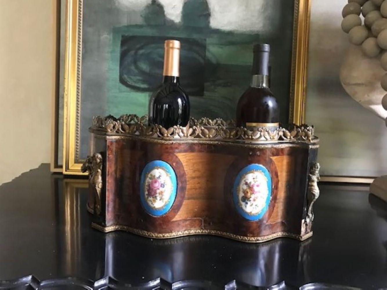 Hand-Crafted 19th Century Napoleon III Bronze and Inlaid Rosewood and Porcelain Cachepot For Sale