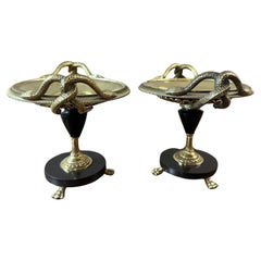 Paire de tazzas de pharmacie en bronze et marbre Napoléon III du XIXe siècle