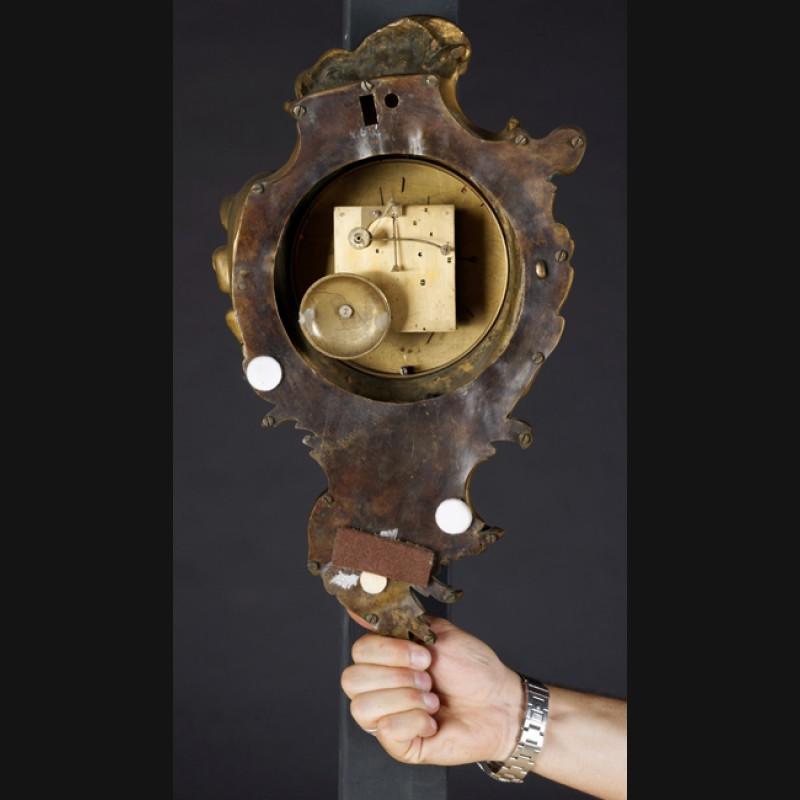19th Century Napoleon III Bronze French Cartel Clock In Good Condition For Sale In Berlin, DE