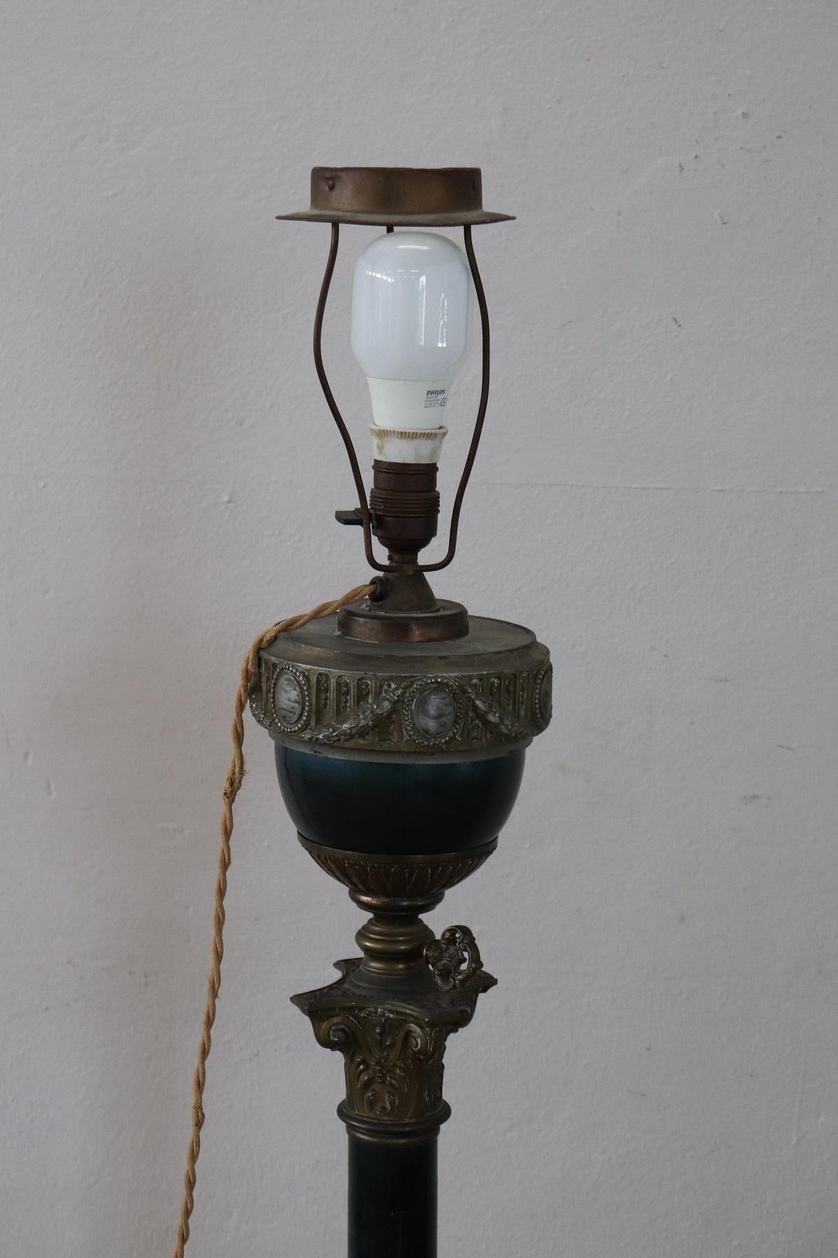 19th Century Napoleon III Ceramic and Chiseled Bronze Floor Lamp In Excellent Condition In Casale Monferrato, IT