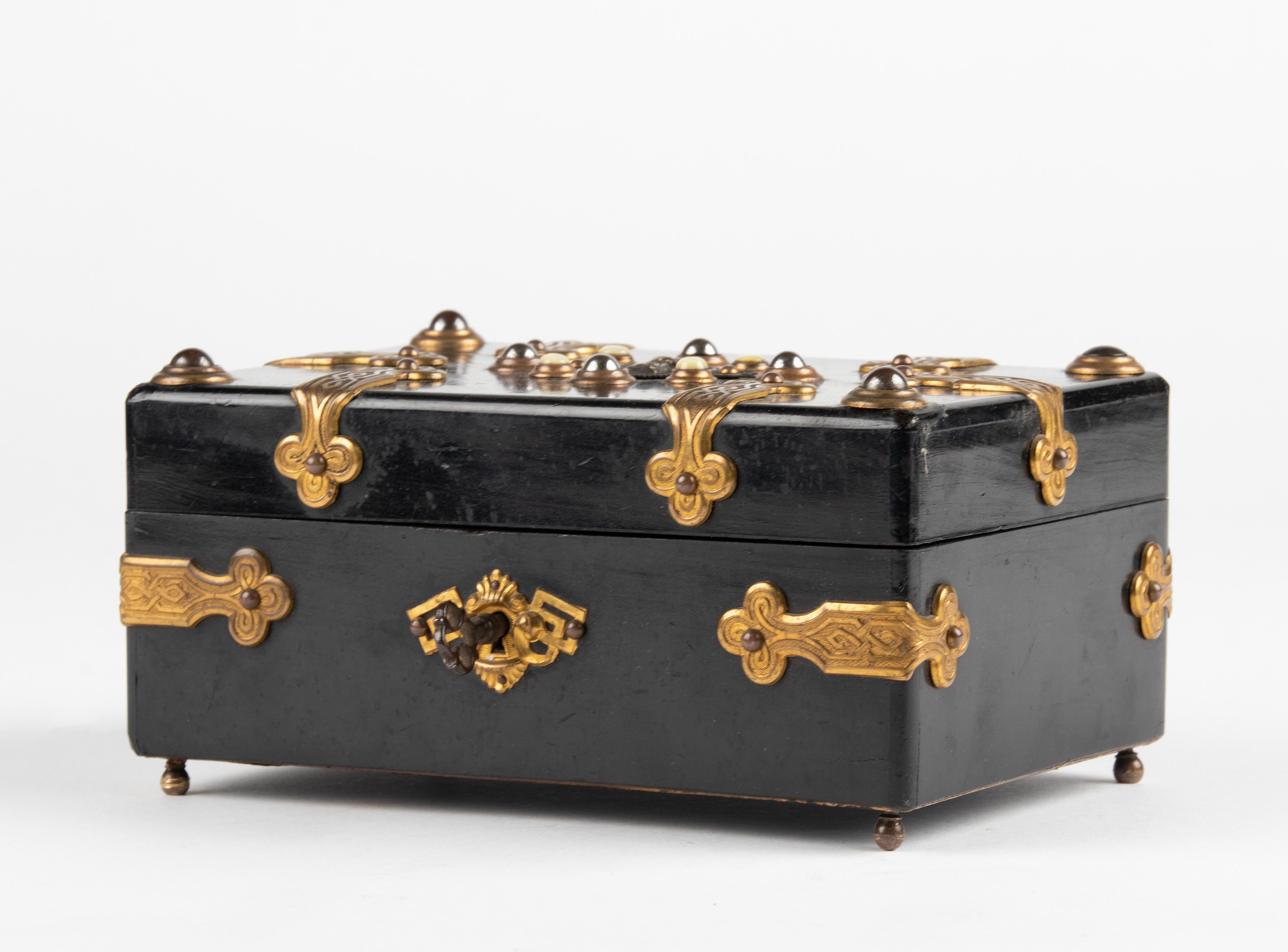 19th Century Napoleon III Decorative Box inlaid with Stones and Bronze Mounts In Good Condition In Casteren, Noord-Brabant