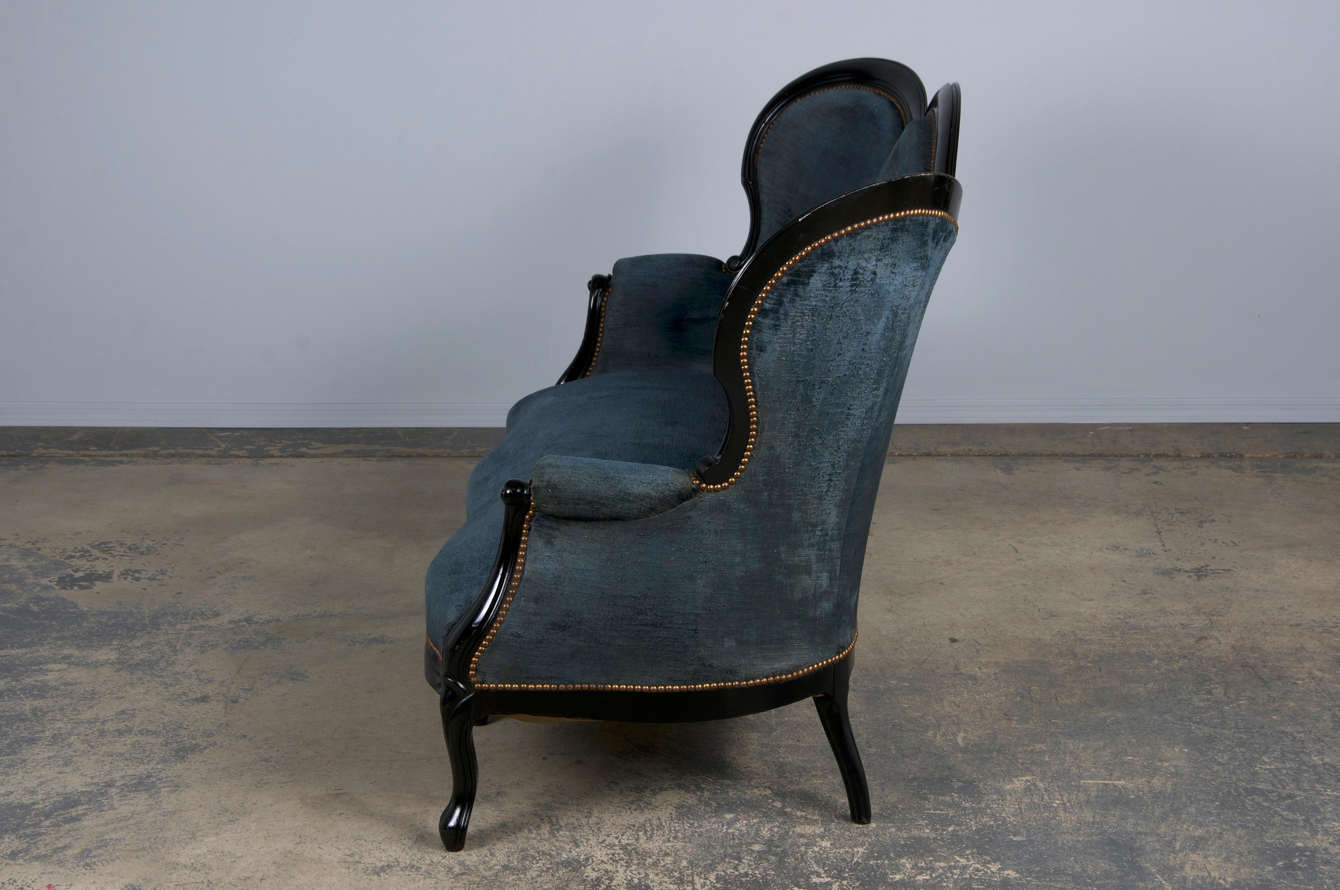 Divano ebanizzato Napoleone III del XIX secolo con velluto blu in vendita 4