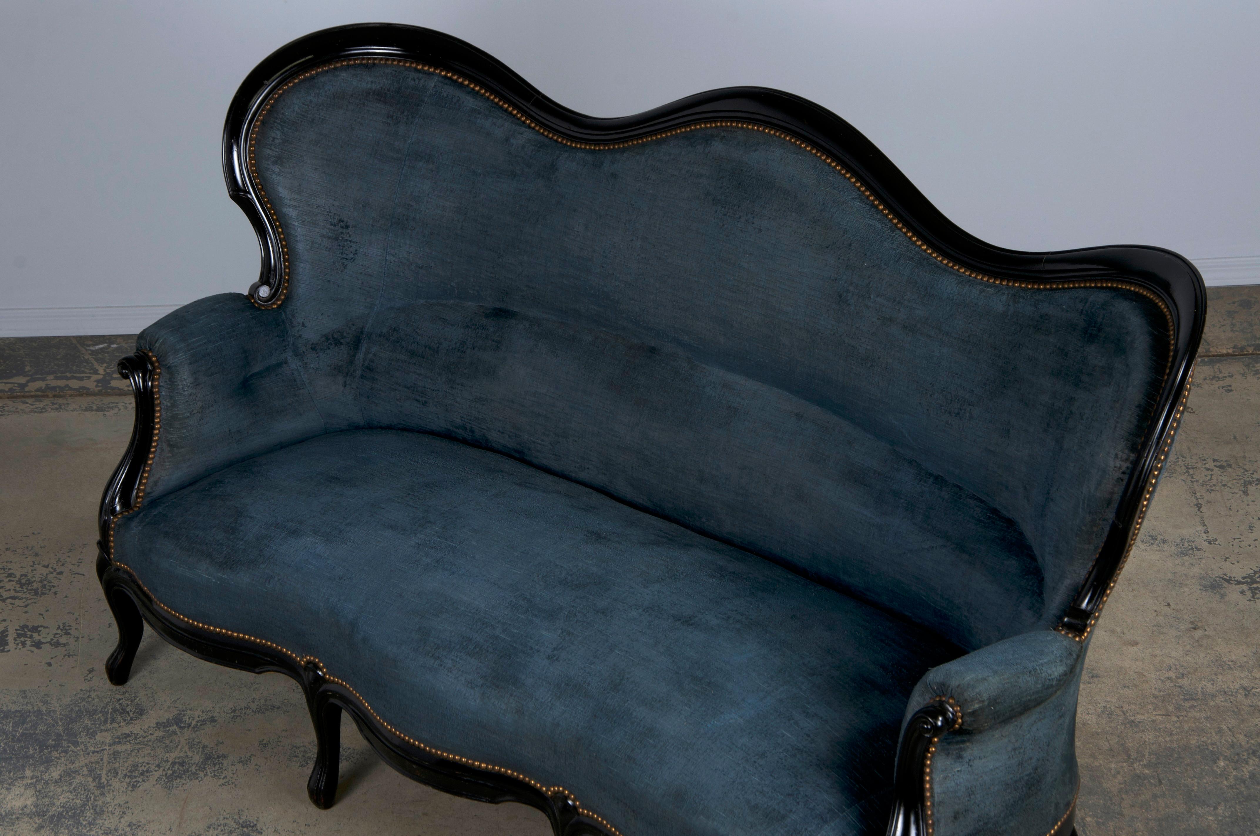 Divano ebanizzato Napoleone III del XIX secolo con velluto blu in vendita 6