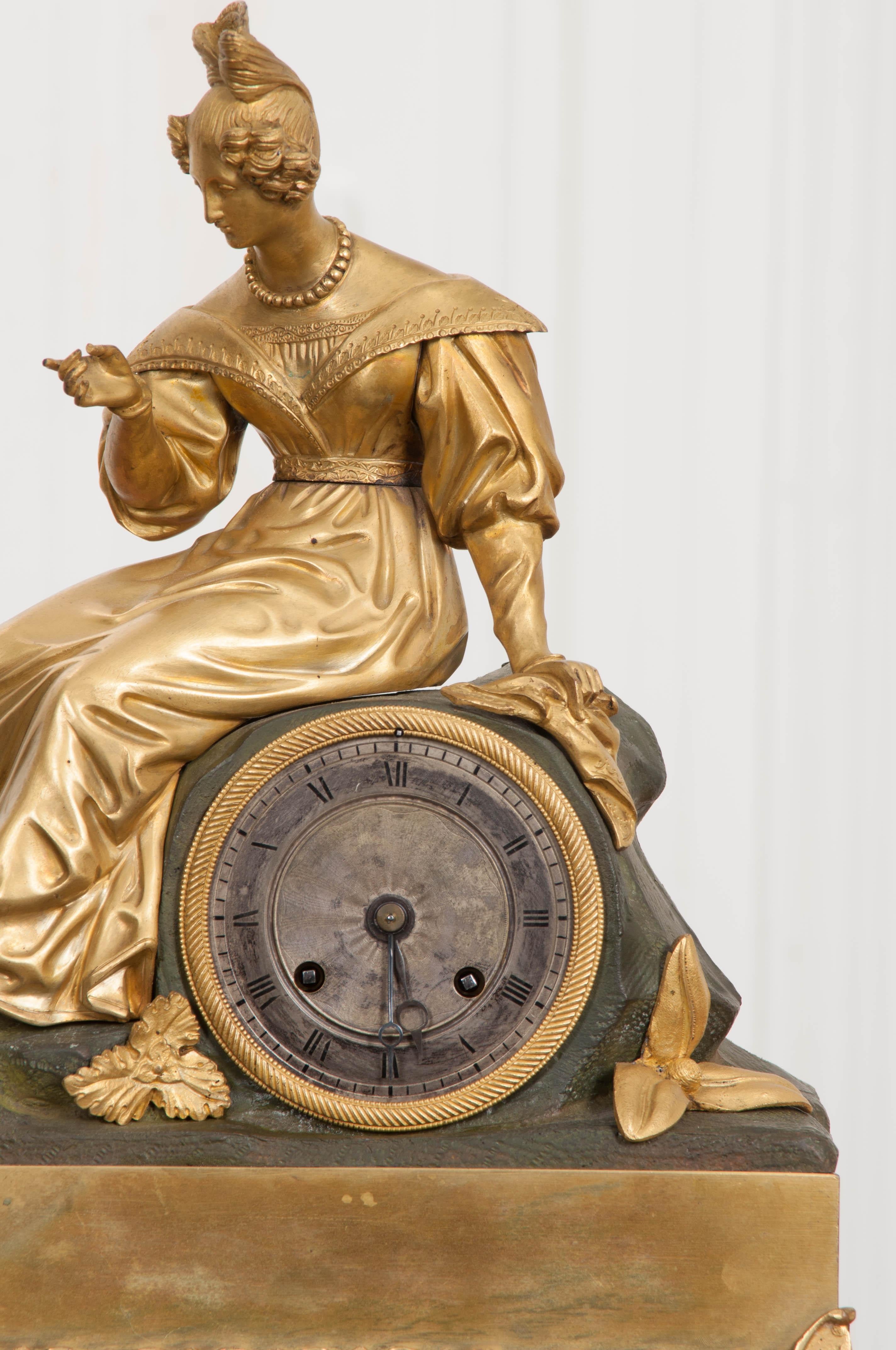19. Jahrhundert Napoleon III. Feuervergoldete Bronze Figurale Kaminsimsuhr (Vergoldet) im Angebot