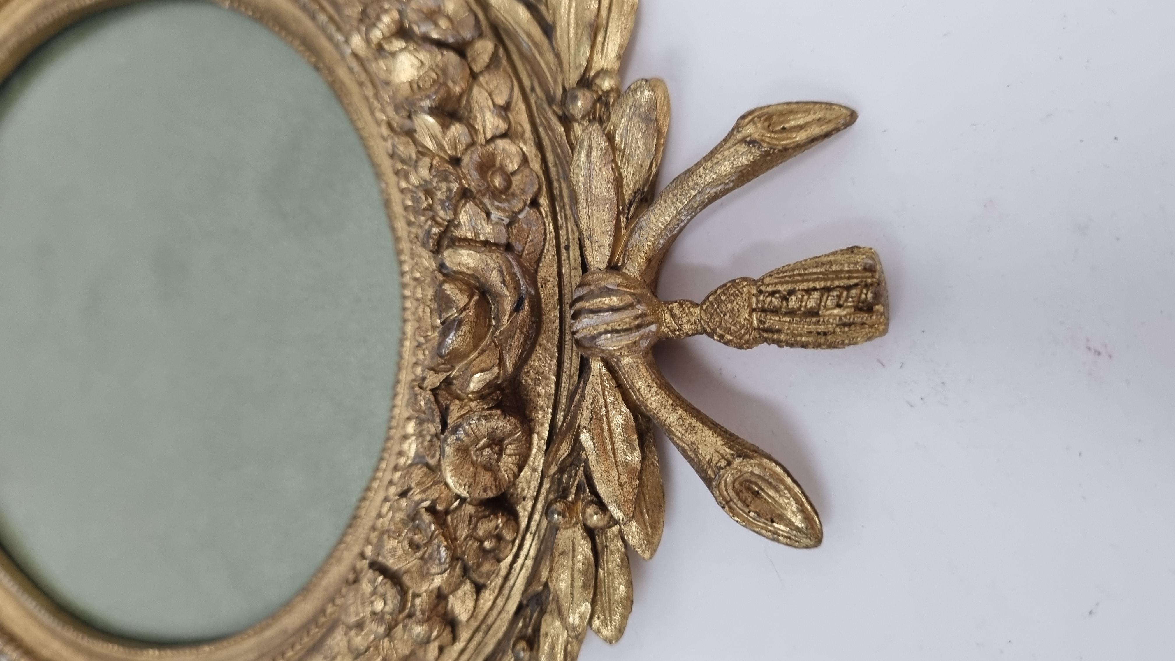 19th Century Napoleon III Frame in Gilded Bronze For Sale 9
