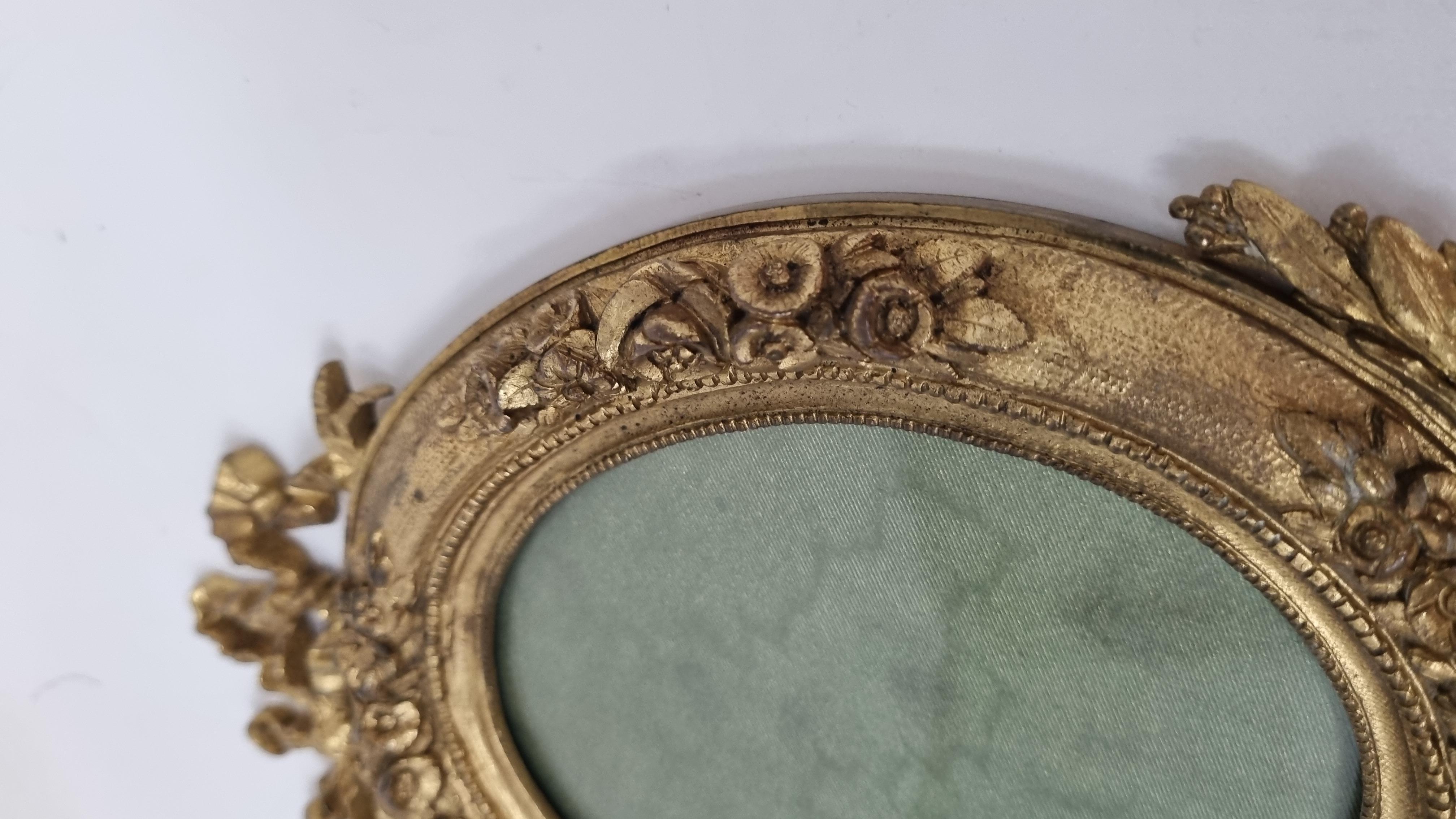 19th Century Napoleon III Frame in Gilded Bronze For Sale 11