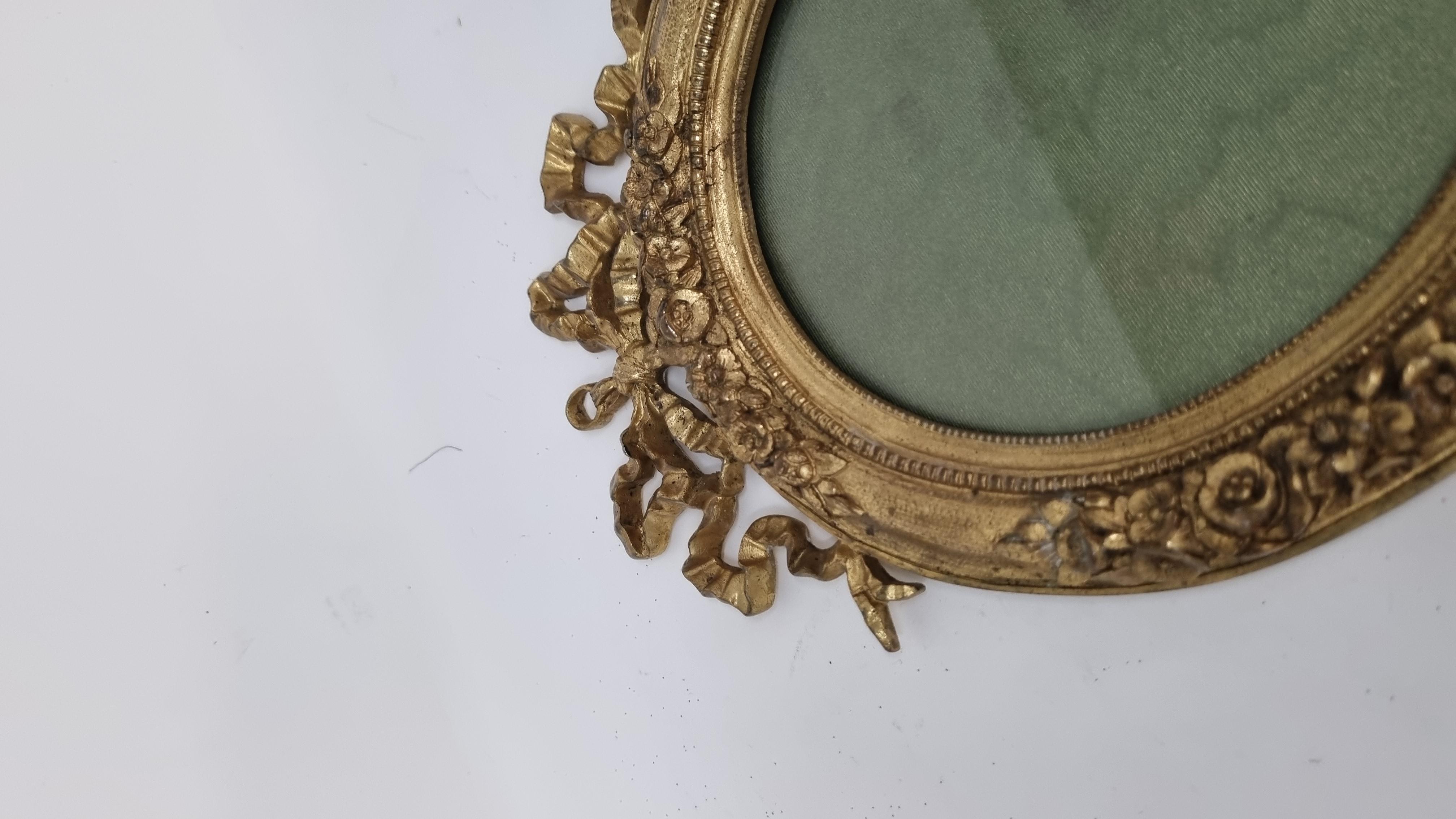 19th Century Napoleon III Frame in Gilded Bronze For Sale 12