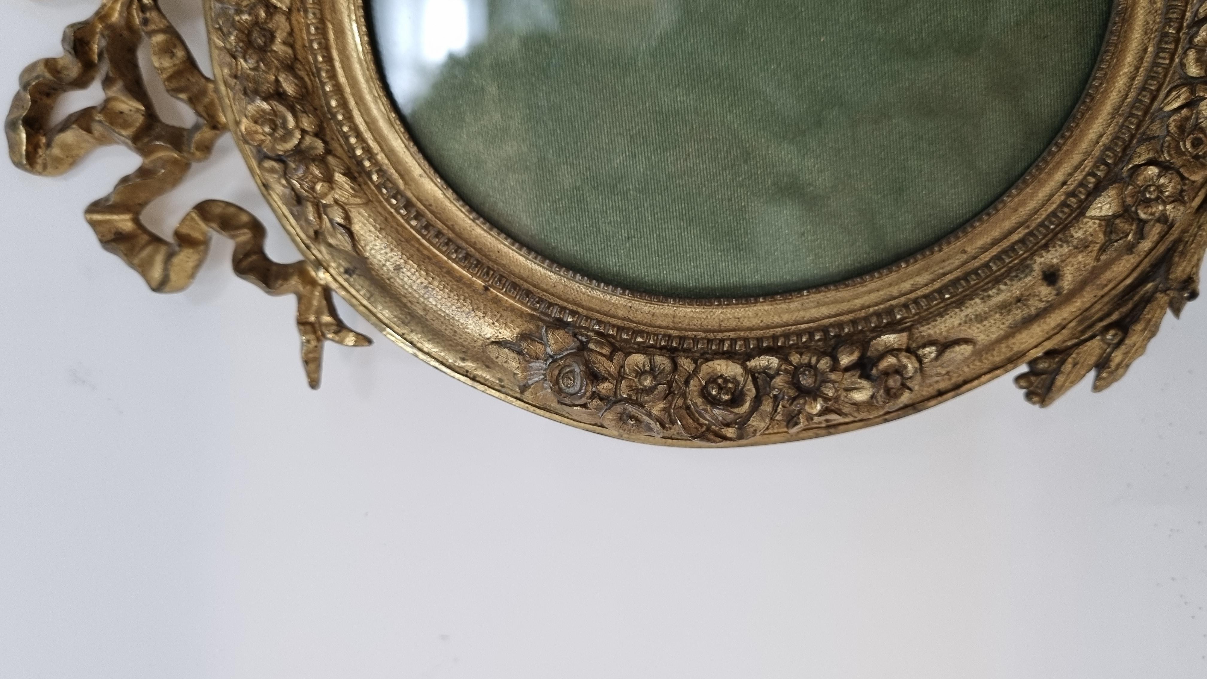19th Century Napoleon III Frame in Gilded Bronze For Sale 4