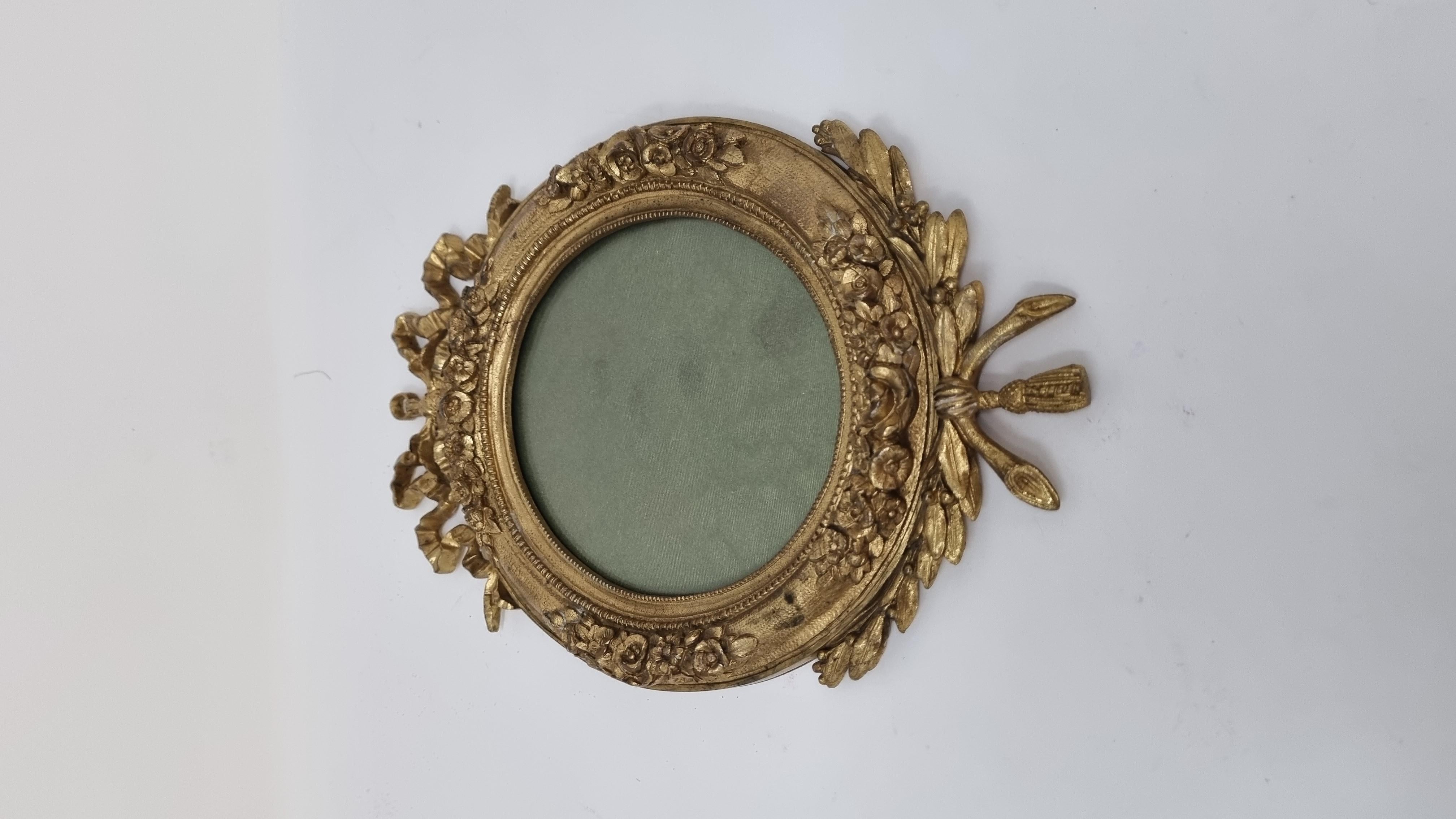 19th Century Napoleon III Frame in Gilded Bronze For Sale 6