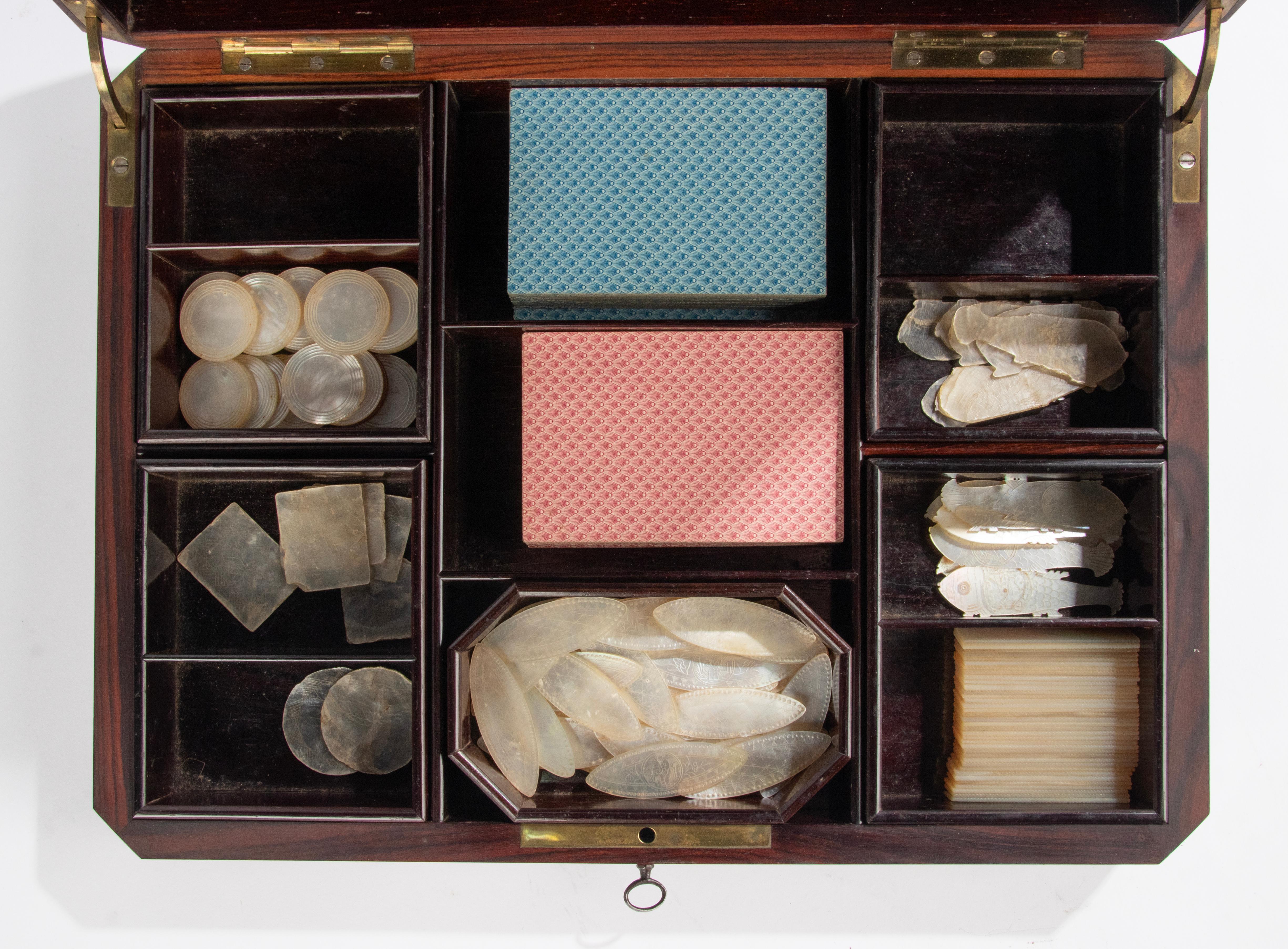 19. Jahrhundert Napoleon III Spiel-Box mit Wurzelholz und Messing im Angebot 2
