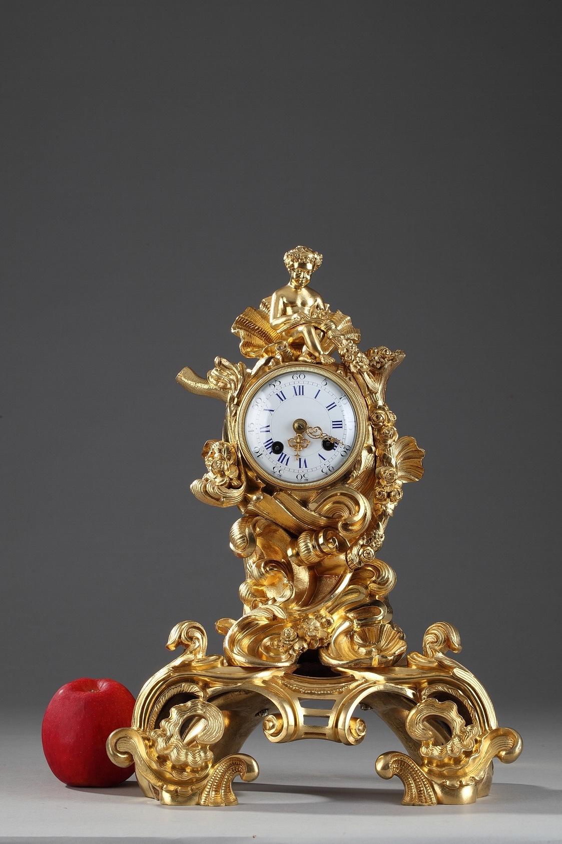 Napoleon-III-Uhr aus vergoldeter Bronze im Rocaille-Stil des 19. (Rokoko) im Angebot