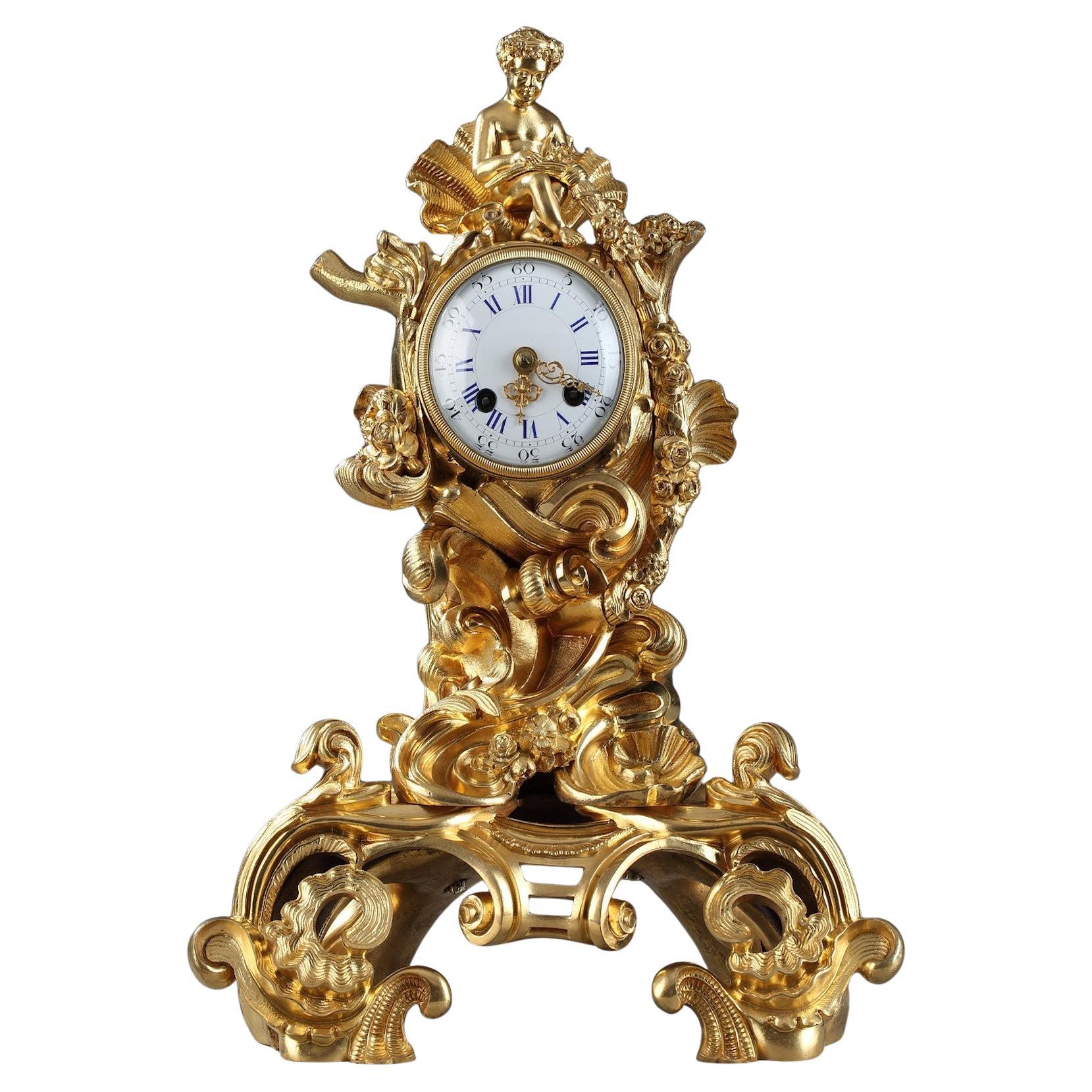 Napoleon-III-Uhr aus vergoldeter Bronze im Rocaille-Stil des 19. im Angebot
