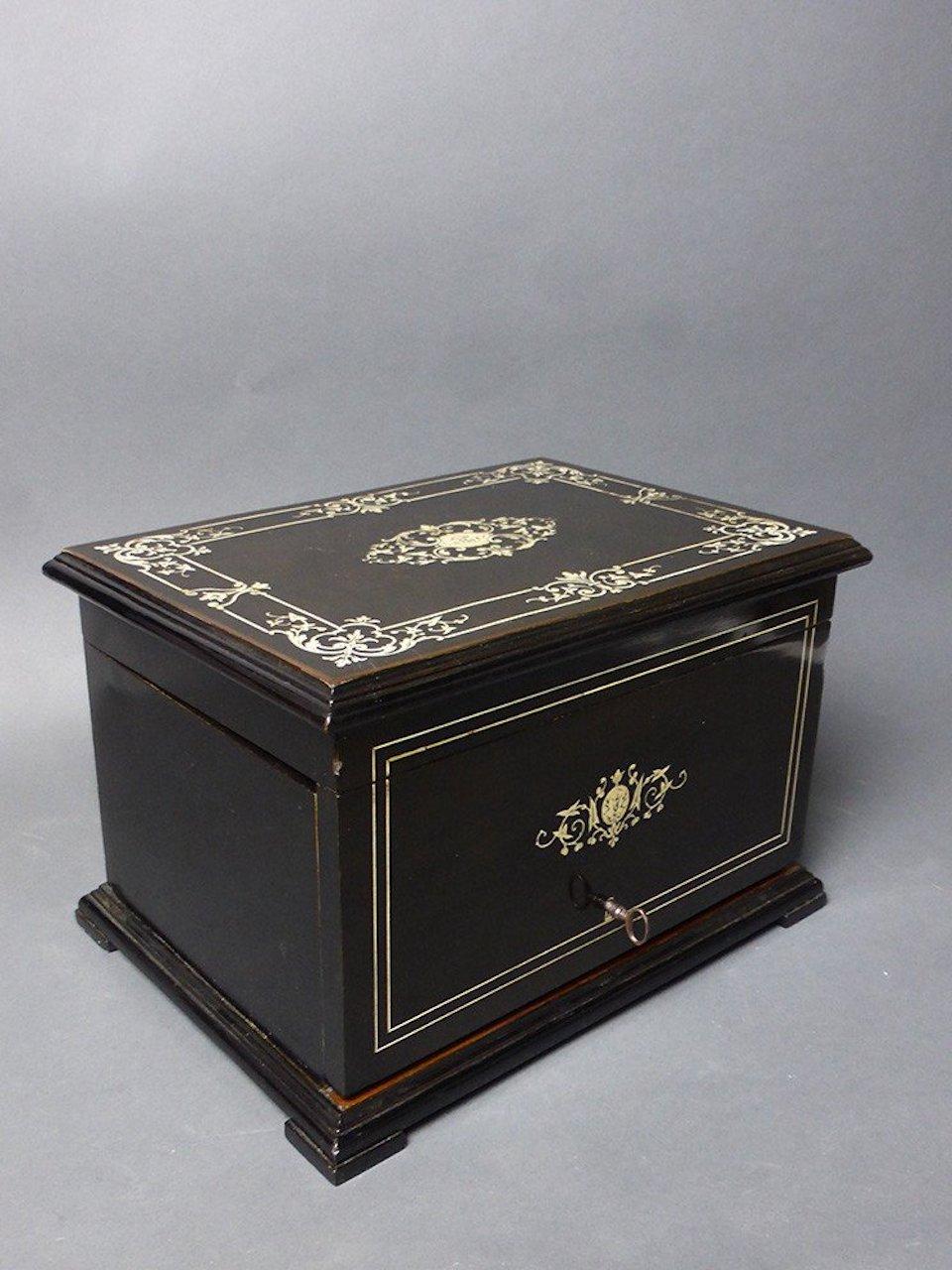 French 19th Century Napoleon III Guillaume Diehl Cigar Boxe For Sale