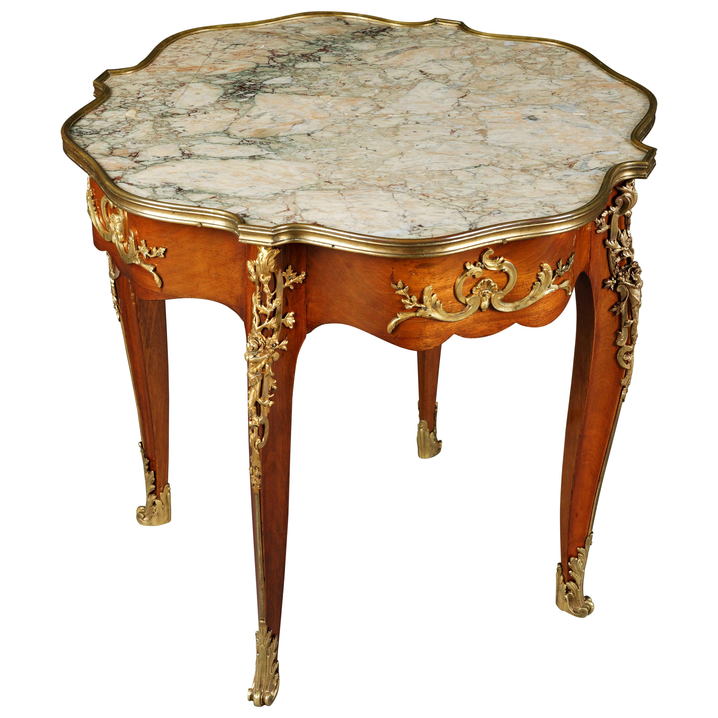 Table d'appoint Napoléon III du 19ème siècle de style Louis Quinze