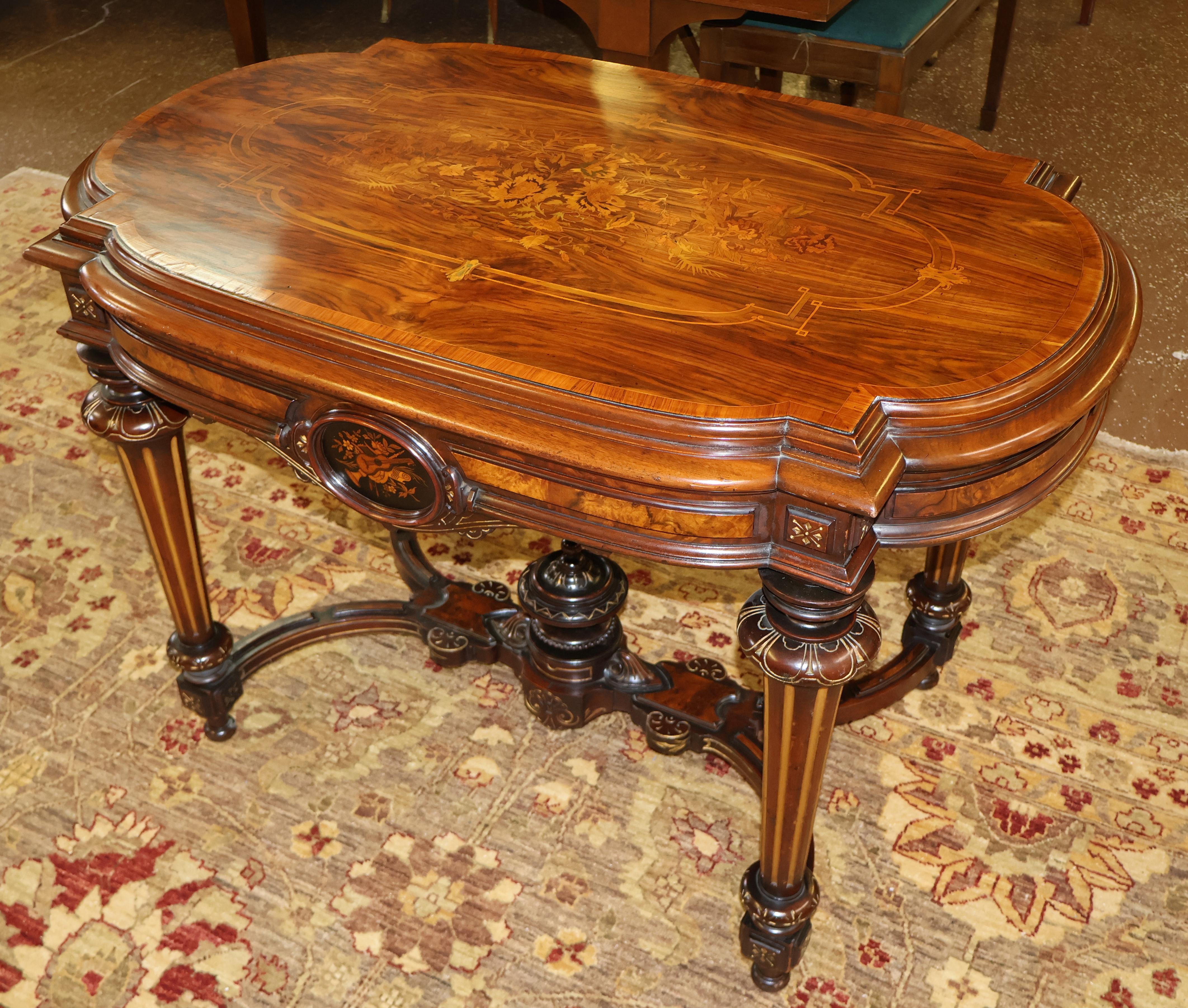 19th Century Napoleon III Inlaid Rosewood Occasional Center Entry Table In Good Condition For Sale In Long Branch, NJ
