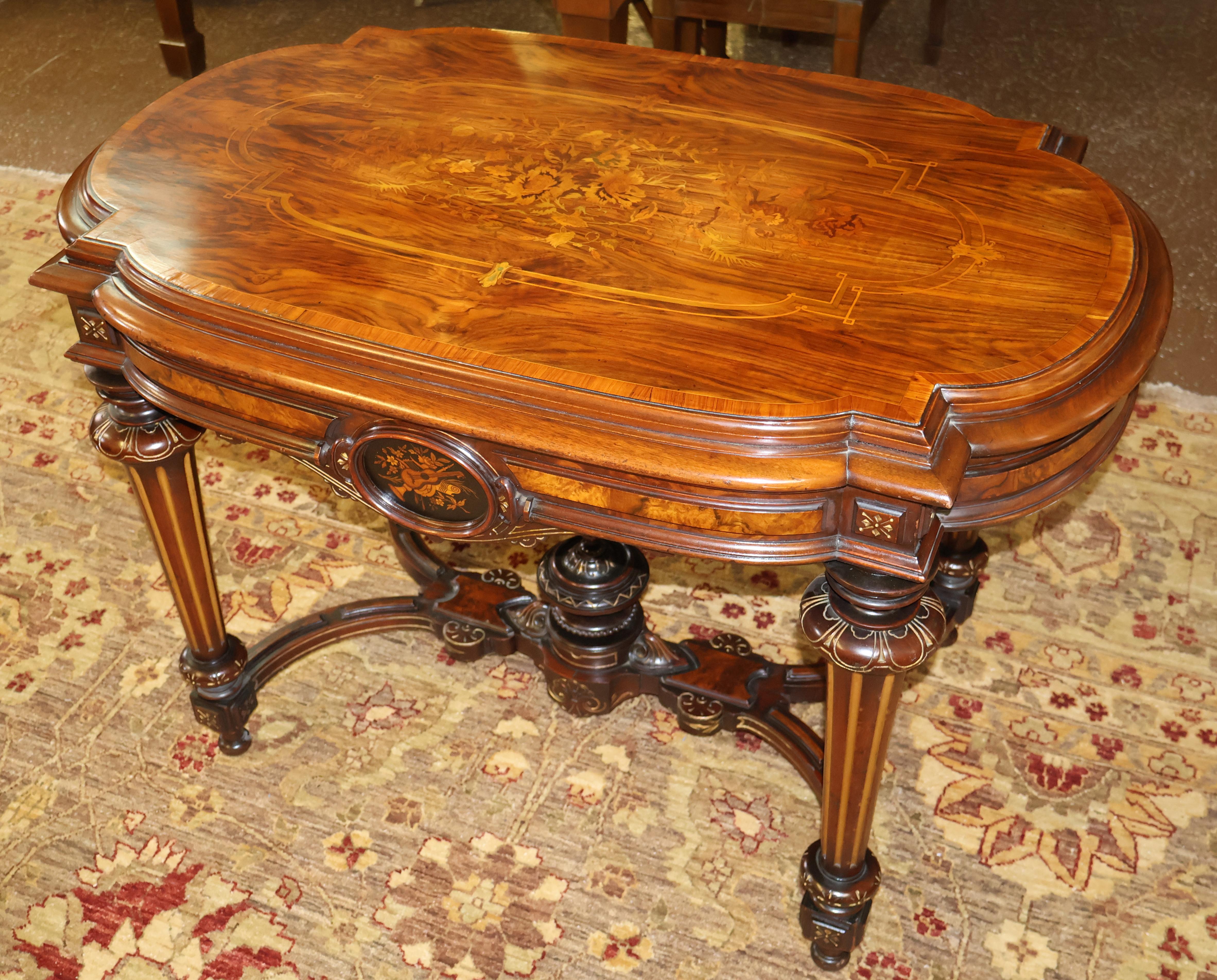 19th Century Napoleon III Inlaid Rosewood Occasional Center Entry Table For Sale 2