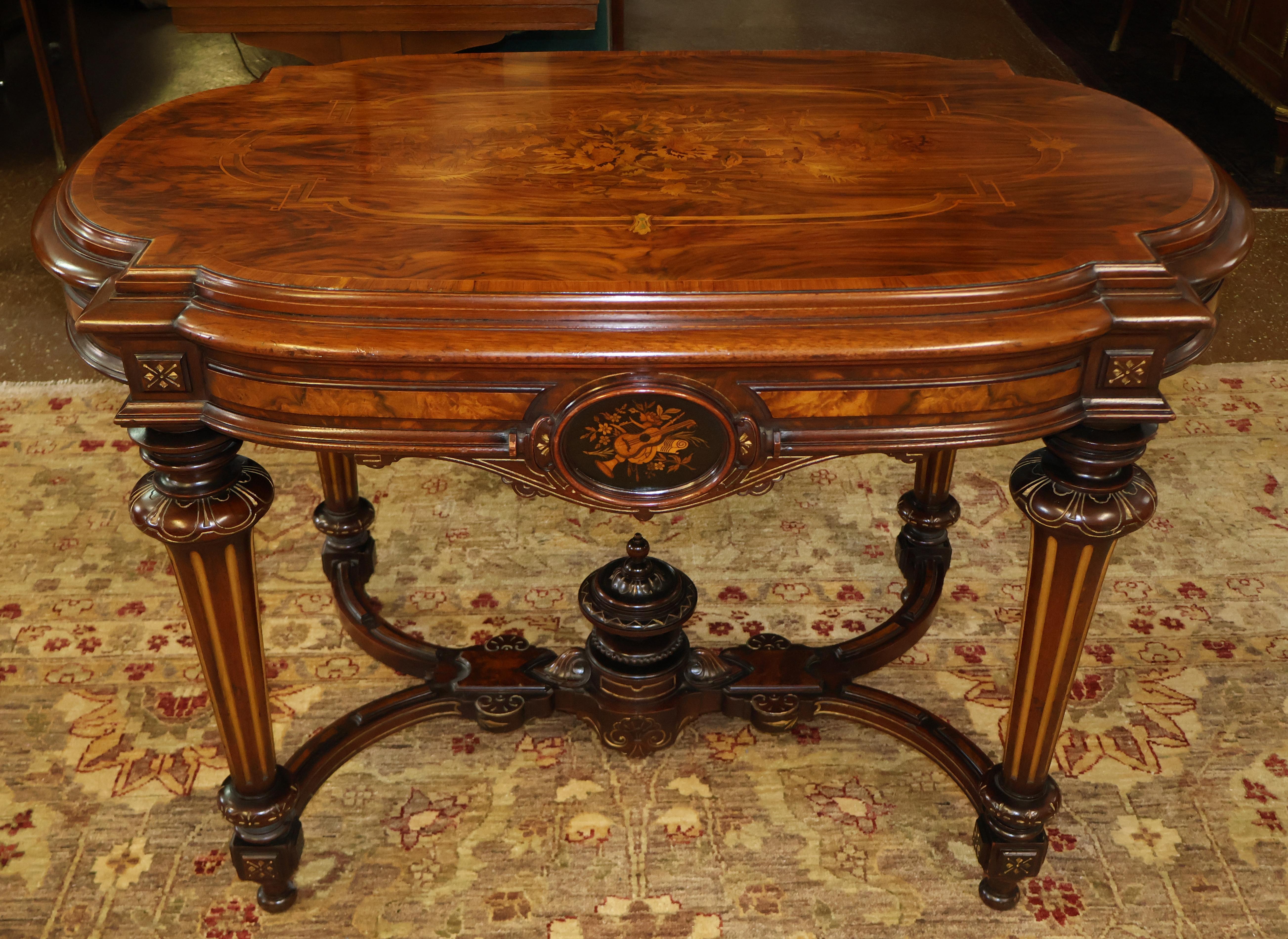 19th Century Napoleon III Inlaid Rosewood Occasional Center Entry Table For Sale 3
