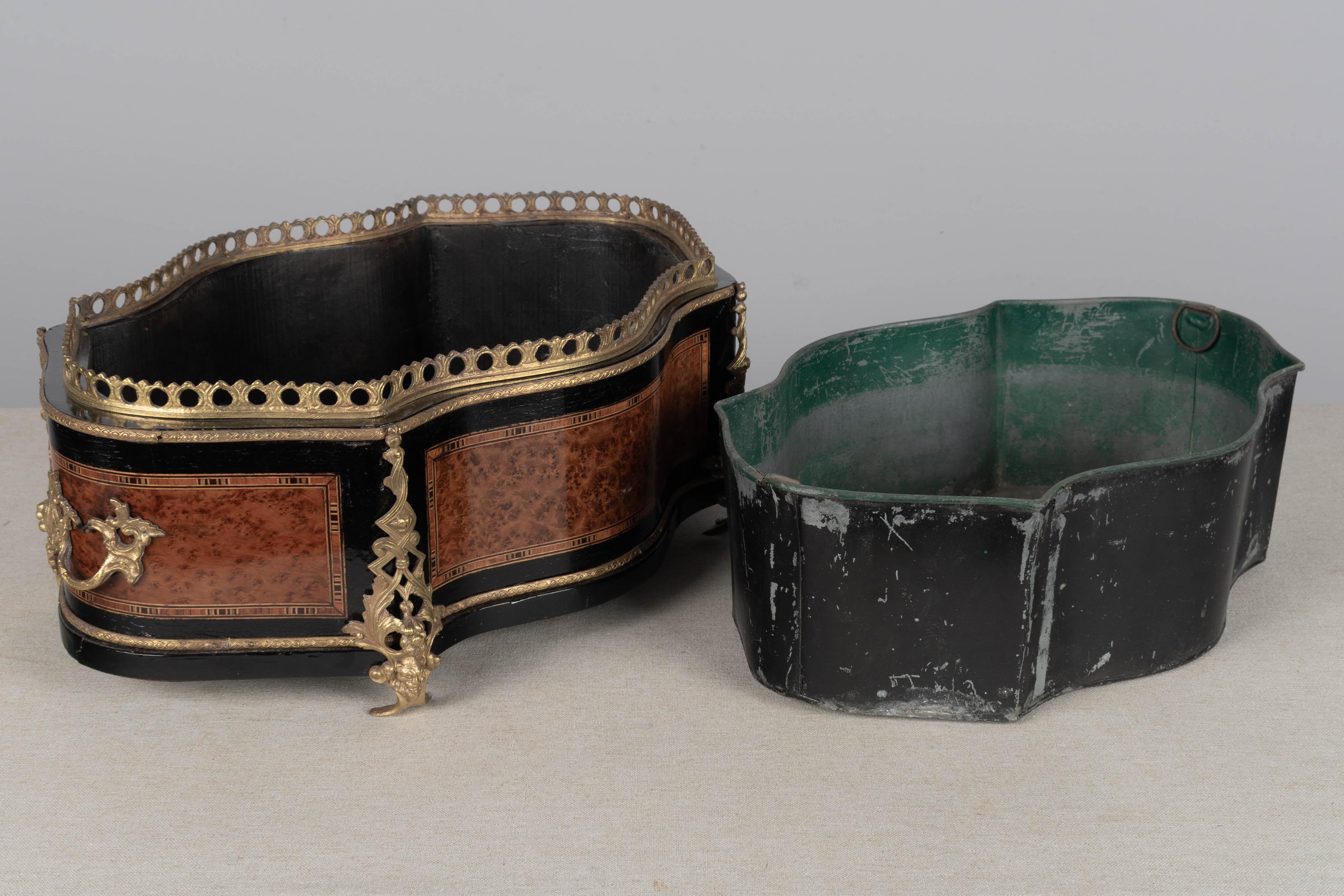 Jardinière Napoléon III du XIXe siècle en vente 4