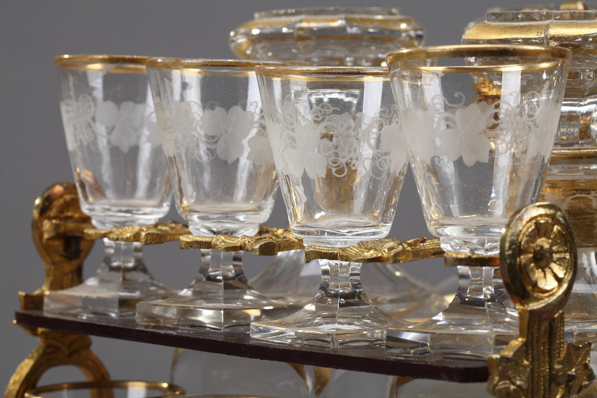 19th Century Napoleon III Liquor Cellar in Ebony with Brass Inlay For Sale 10