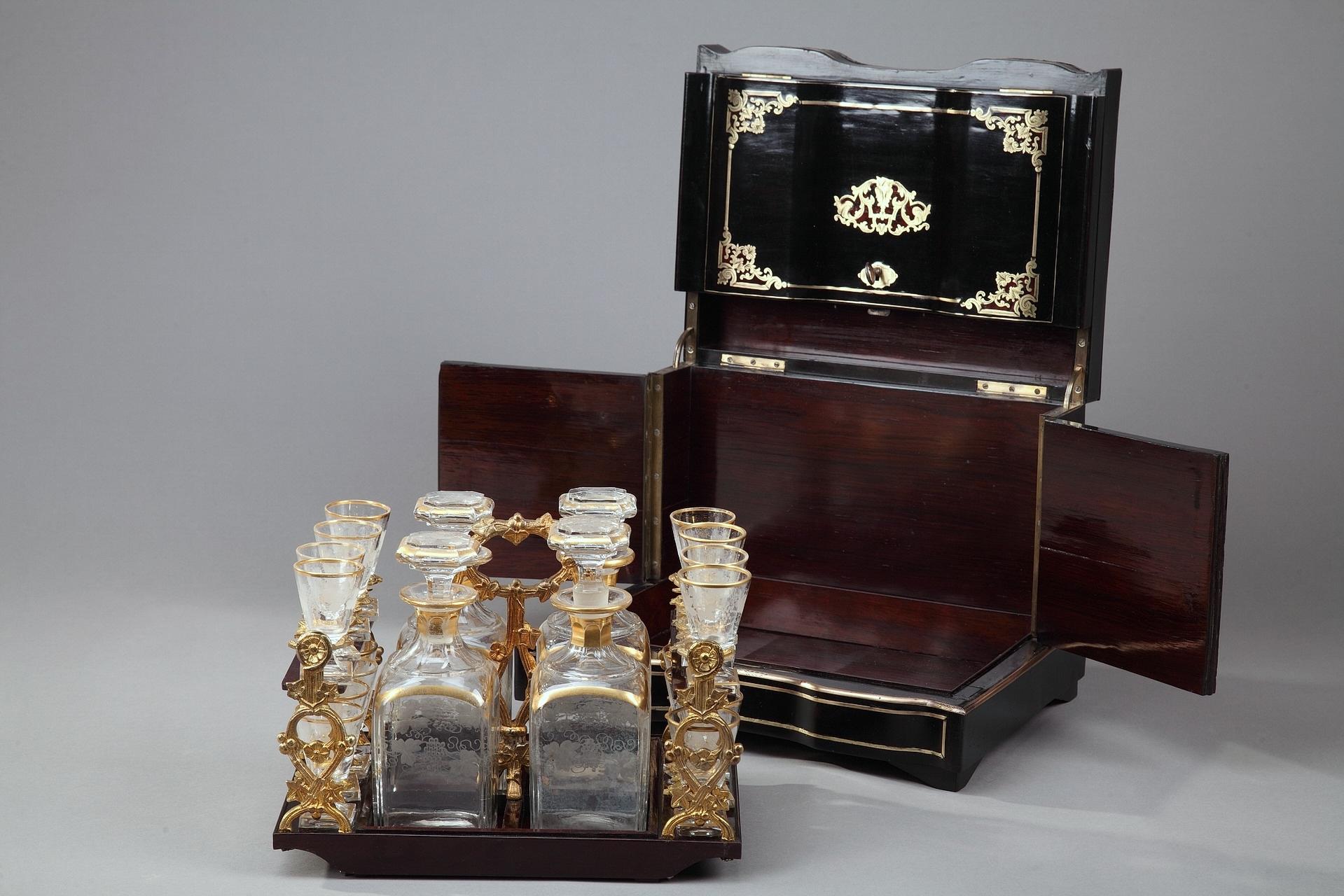 19th Century Napoleon III Liquor Cellar in Ebony with Brass Inlay For Sale 4