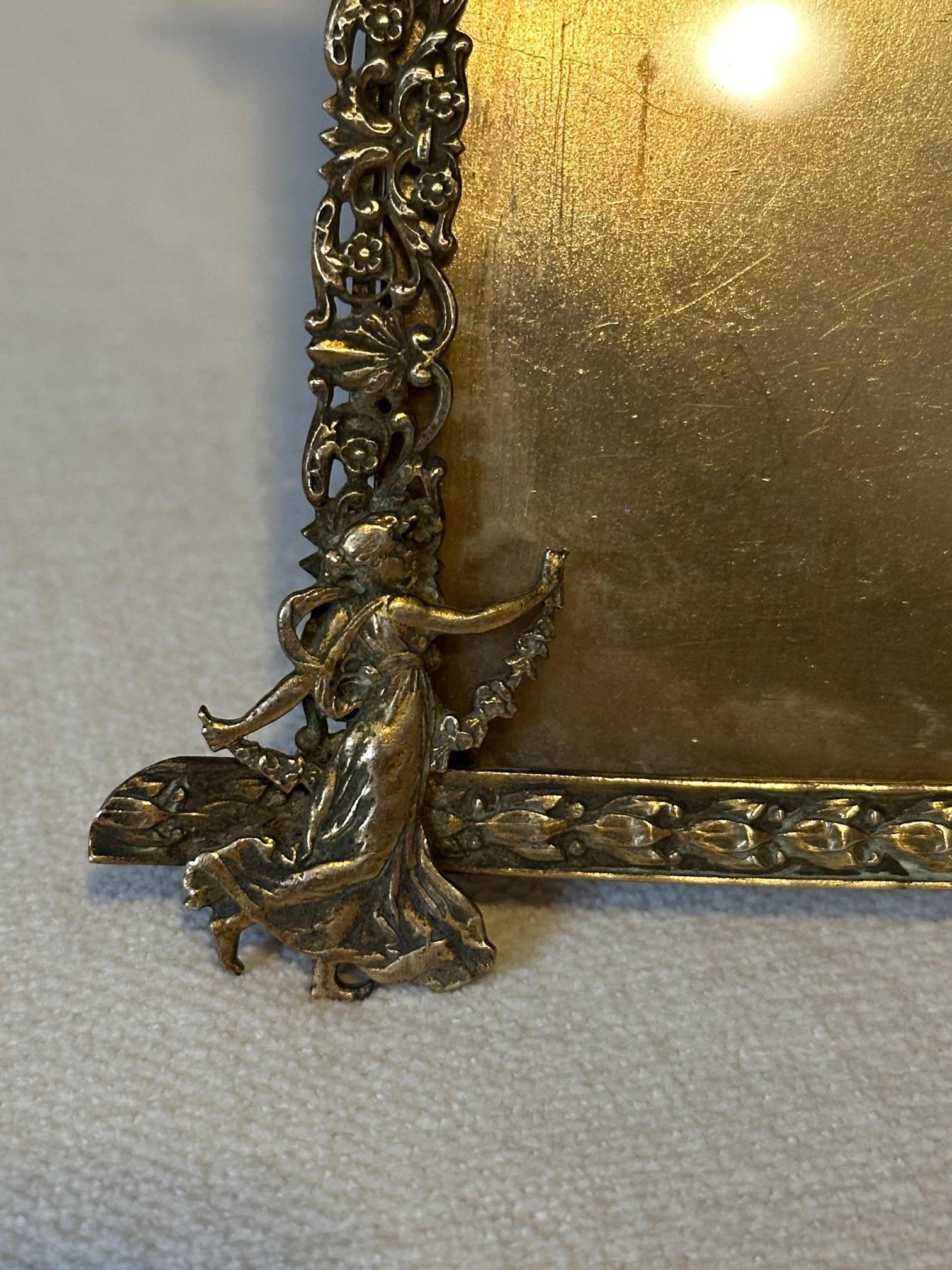 Cadre en laiton doré d'époque Napoléon III, 19e siècle Bon état - En vente à LEGNY, FR
