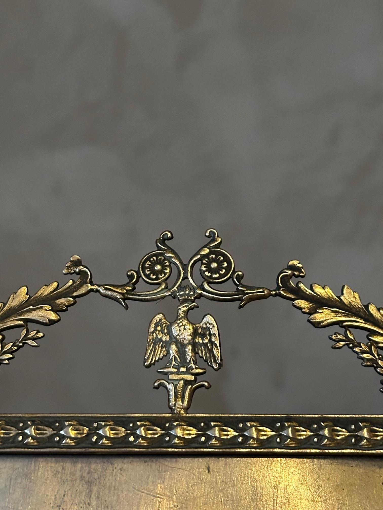 Cadre en laiton doré d'époque Napoléon III, 19e siècle en vente 1