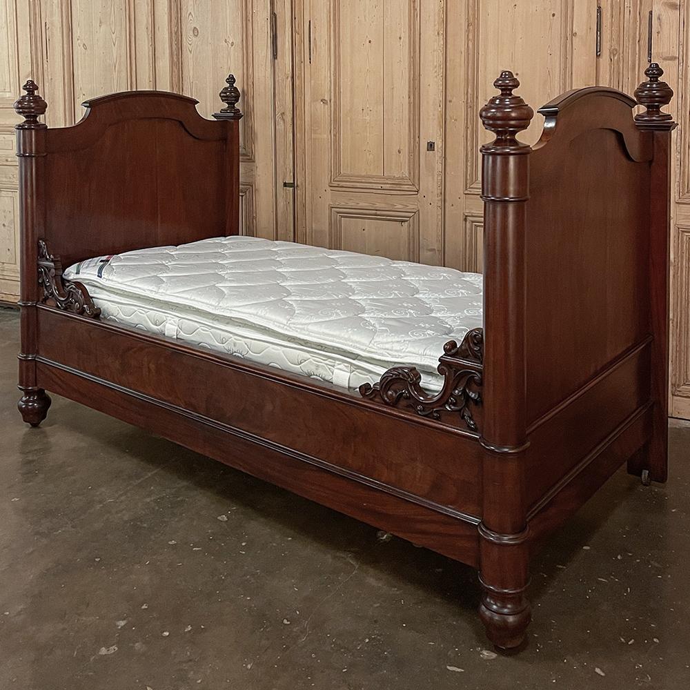 Hand-Crafted 19th Century Napoleon III Period Mahogany Wall Bed For Sale