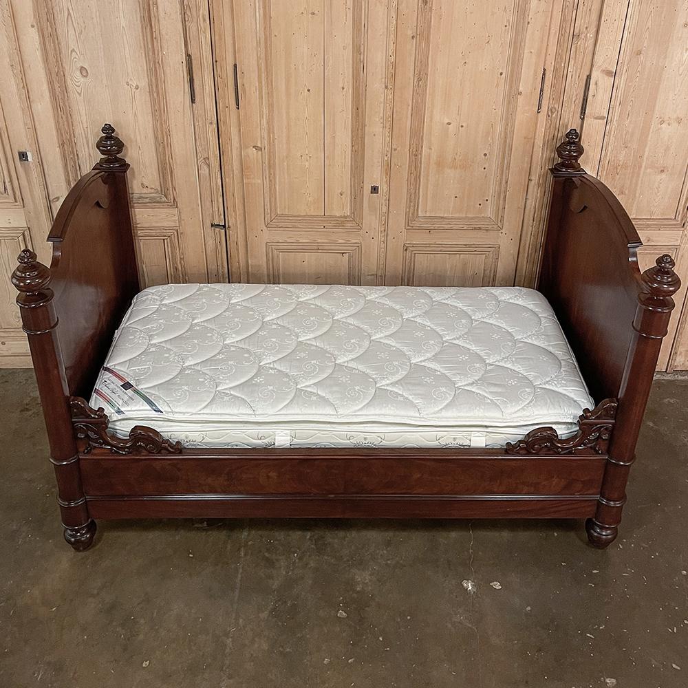 19th Century Napoleon III Period Mahogany Wall Bed In Good Condition For Sale In Dallas, TX