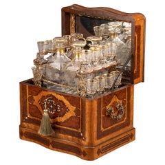 Caja de bebidas de marquetería y nácar de la época de Napoleón III del siglo XIX