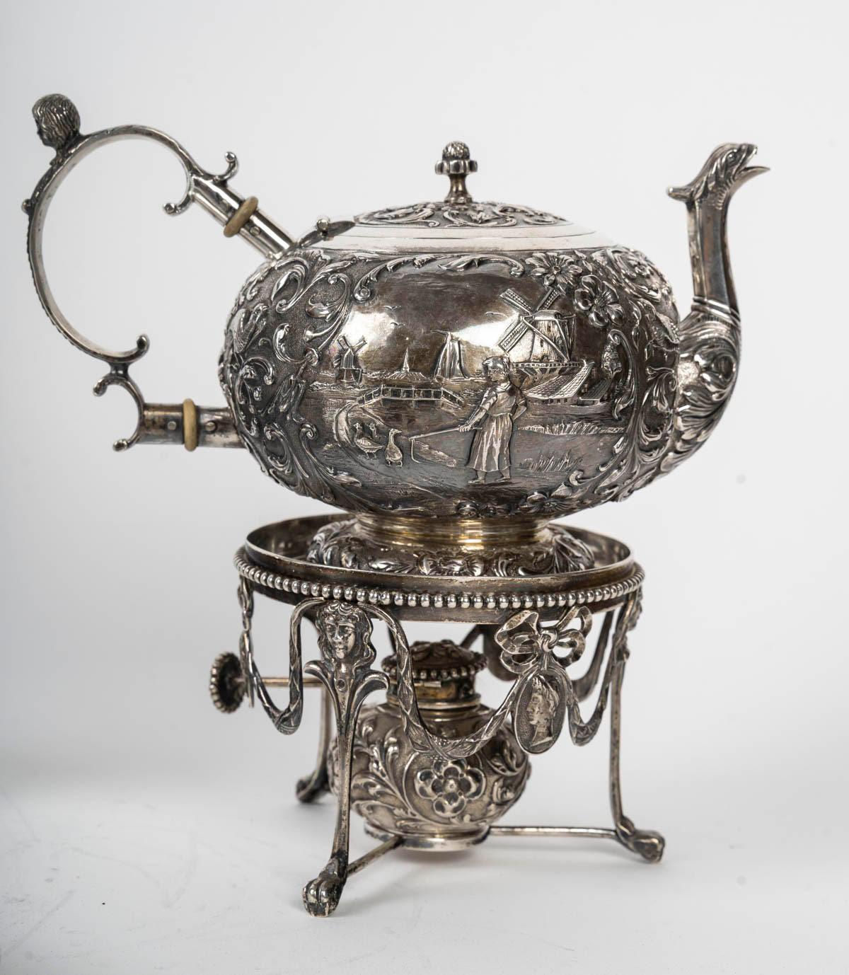 Service à thé en argent massif d'époque Napoléon III, 19e siècle. en vente 4