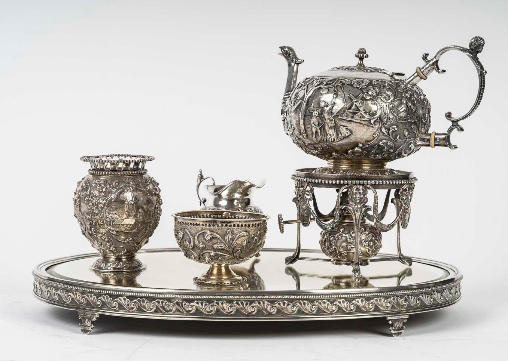 Français Service à thé en argent massif d'époque Napoléon III, 19e siècle. en vente