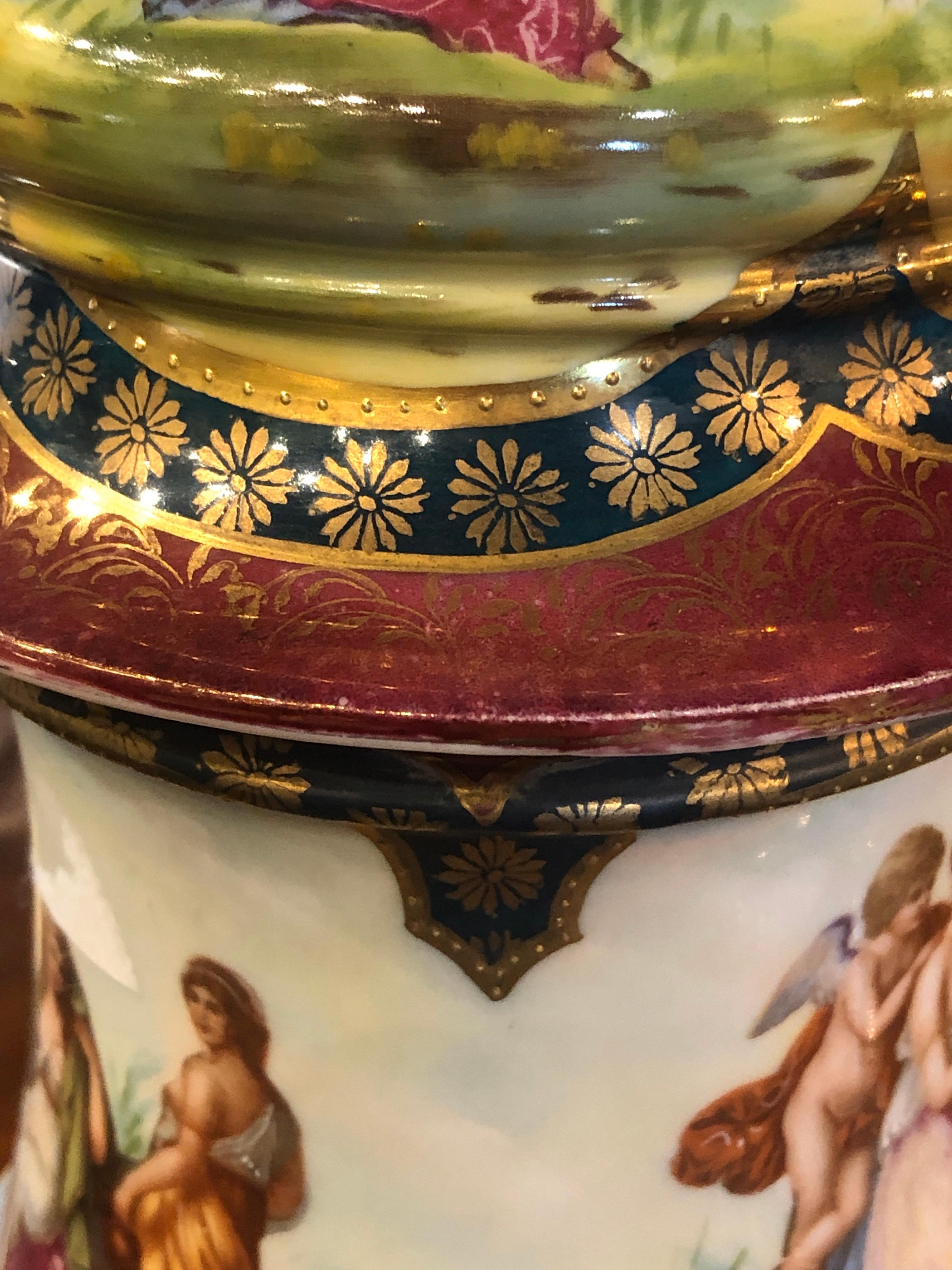 Vases en porcelaine Napoléon III du 19ème siècle, urne Royal Vienna peinte, années 1870 4