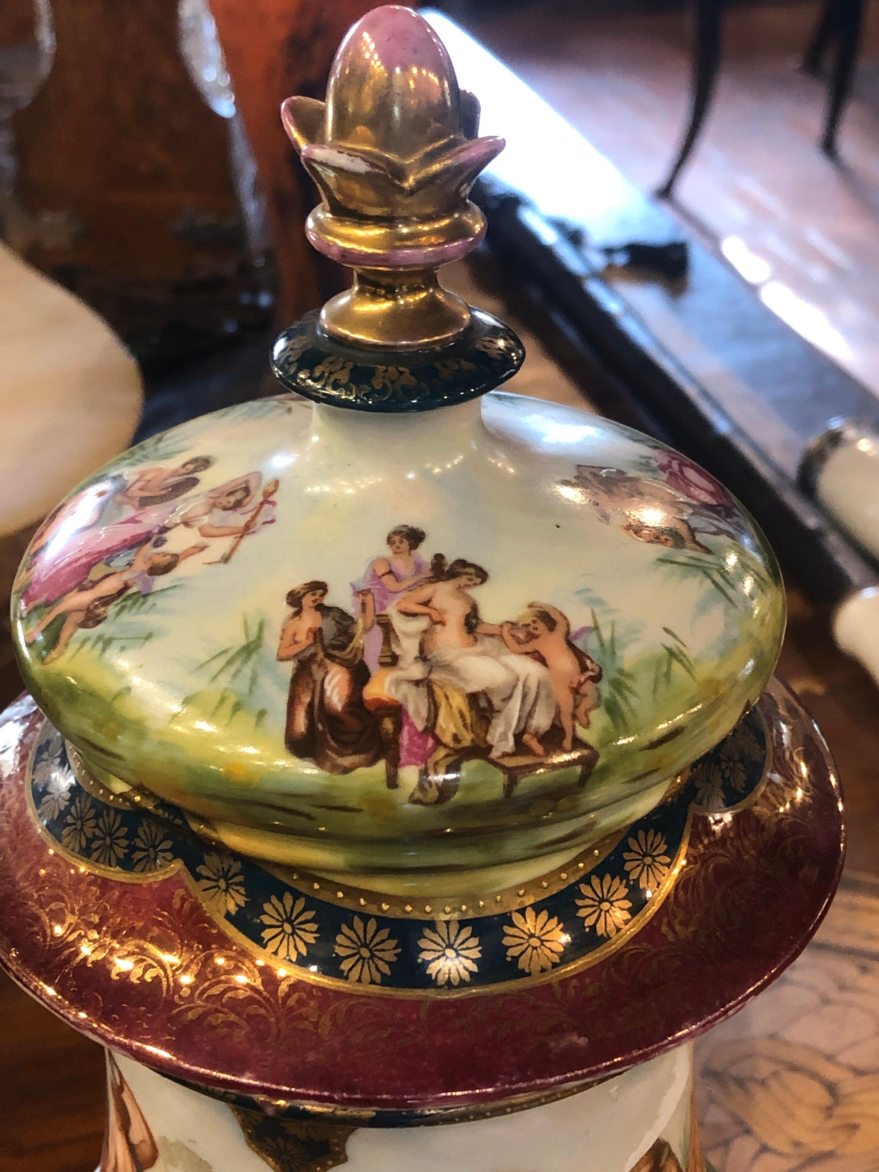 Vases en porcelaine Napoléon III du 19ème siècle, urne Royal Vienna peinte, années 1870 2