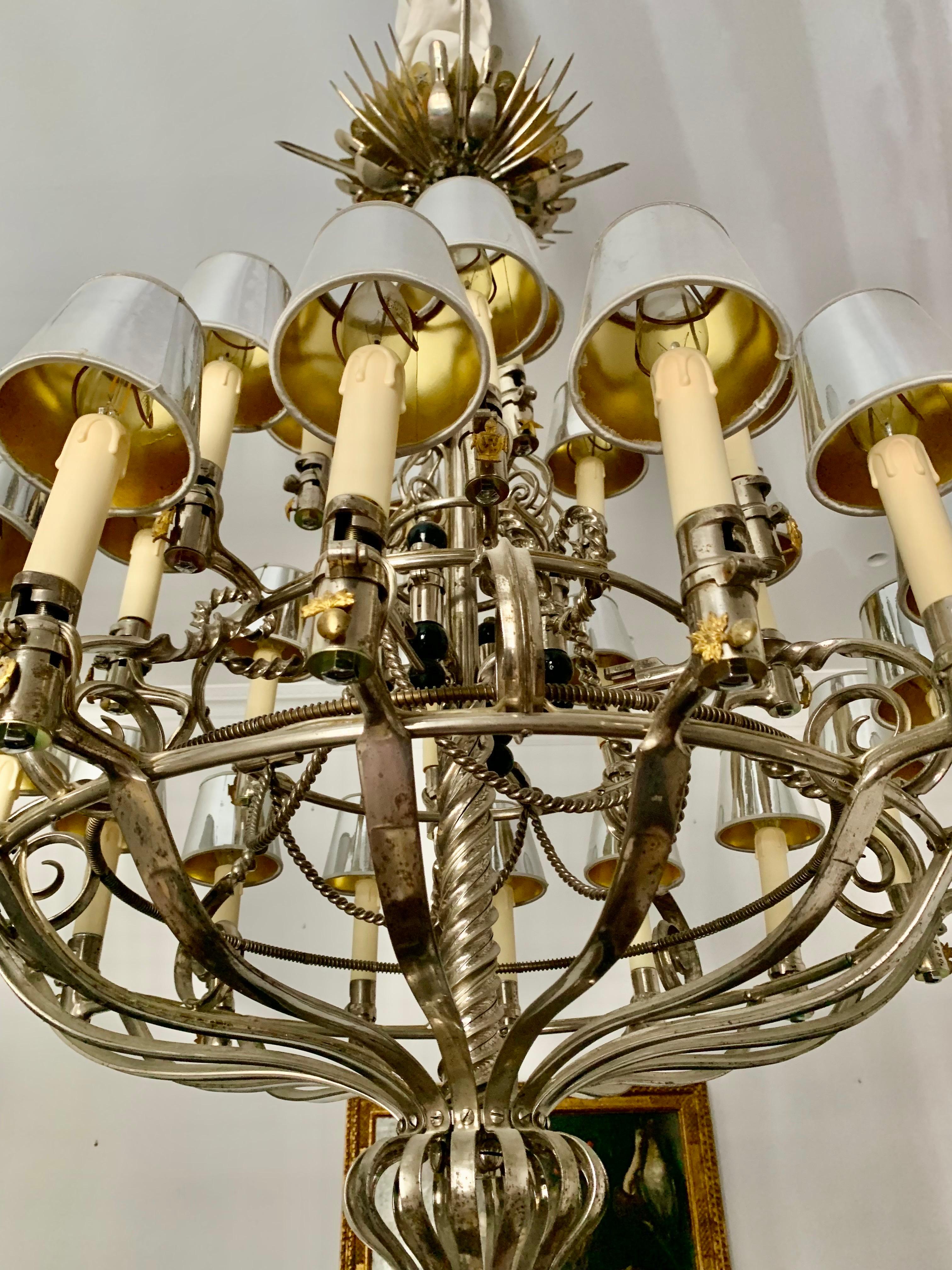 19th Century Napoleon III Rifle Bayonet Steel Brass Bronze Pendant Chandelier In Good Condition For Sale In Madrid, ES