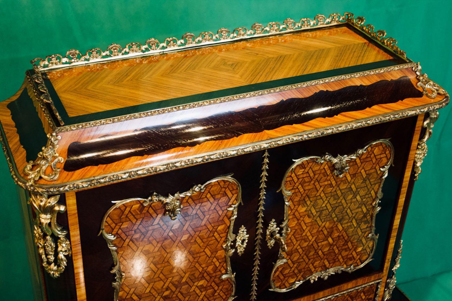 19th Century French Napoleon III Rosewood and Kingwood  Writing Table, 1850s 9