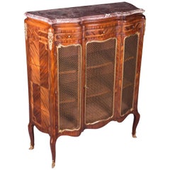 Commode d'appoint Napoléon III du 19ème siècle en bois de rose à pieds incurvés