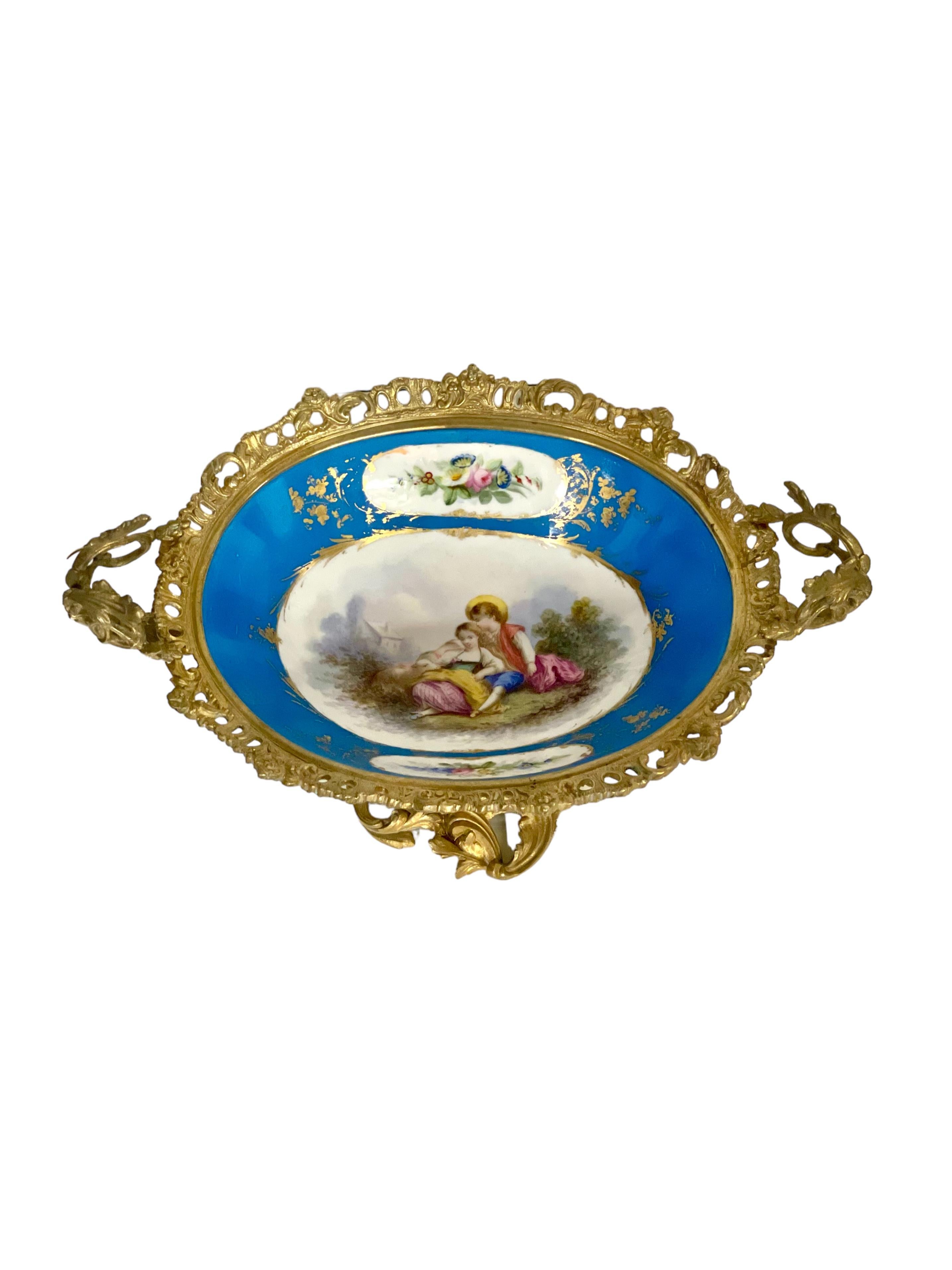 19th Century Napoleon III Sèvres Porcelain and Bronze Centerpiece For Sale 6